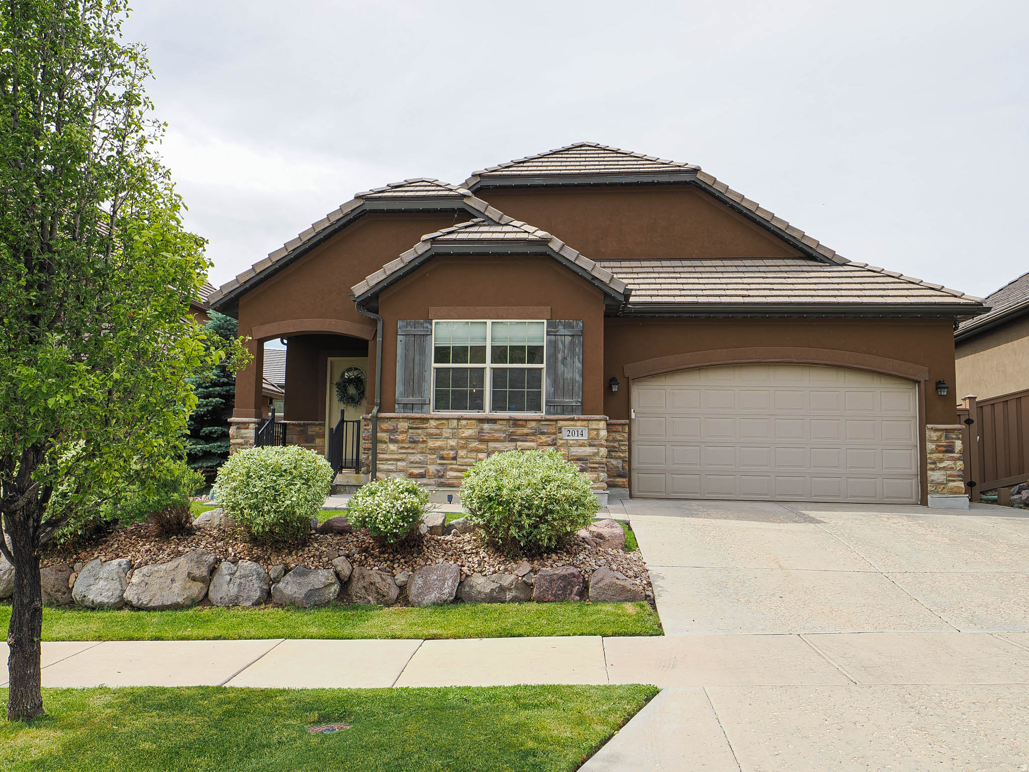 ***THIS LISTING IS COMING SOON, NO SHOWINGS AT THIS TIME***  AGENTS - READ AGENT REMARKS