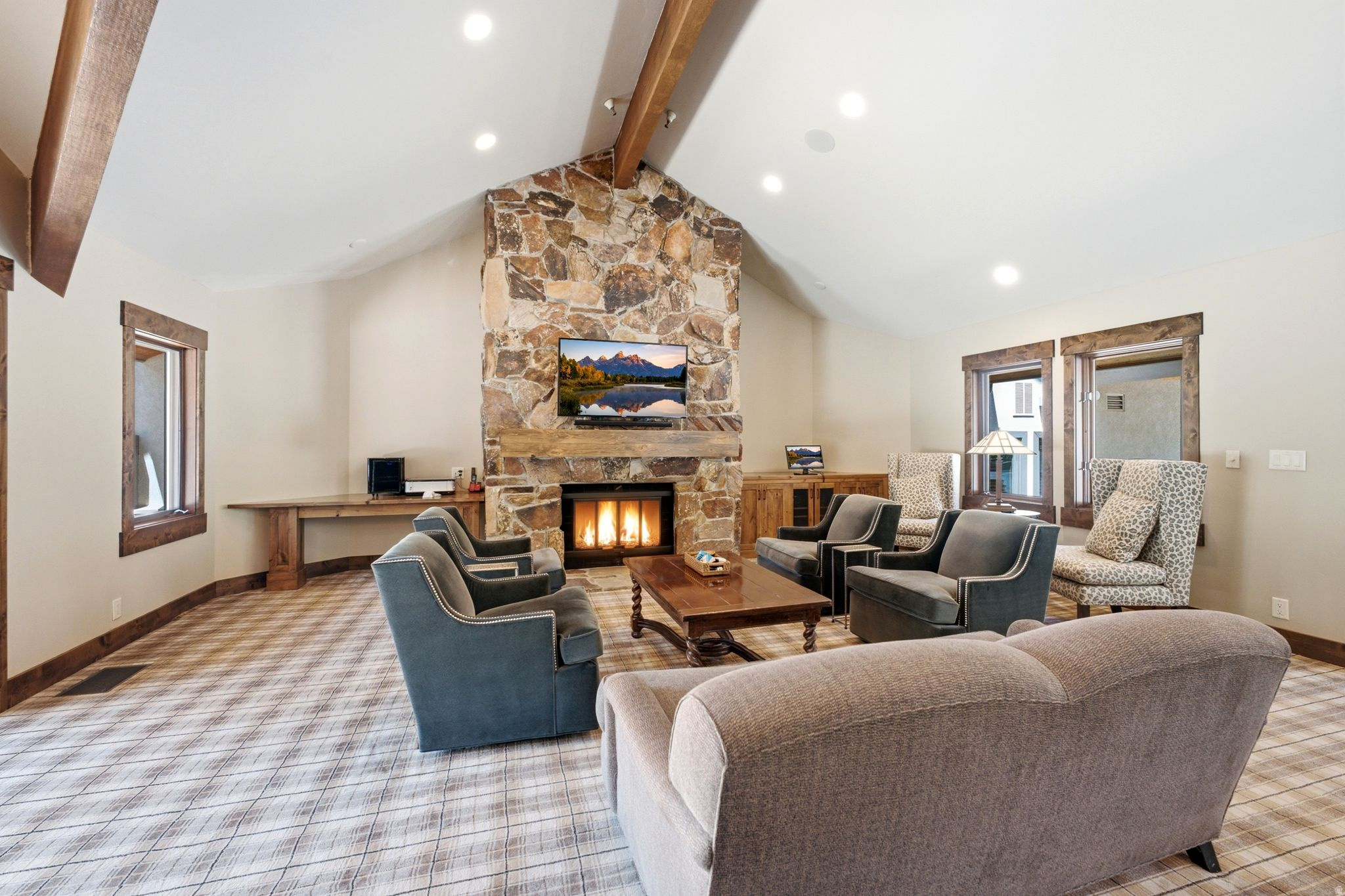 ONTARIO LODGE - Residential