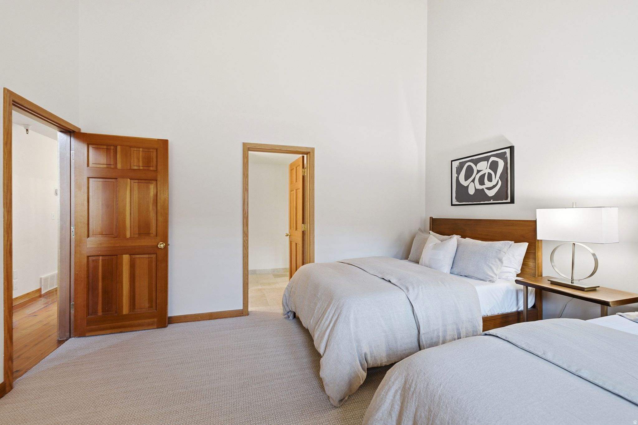 ONTARIO LODGE - Residential