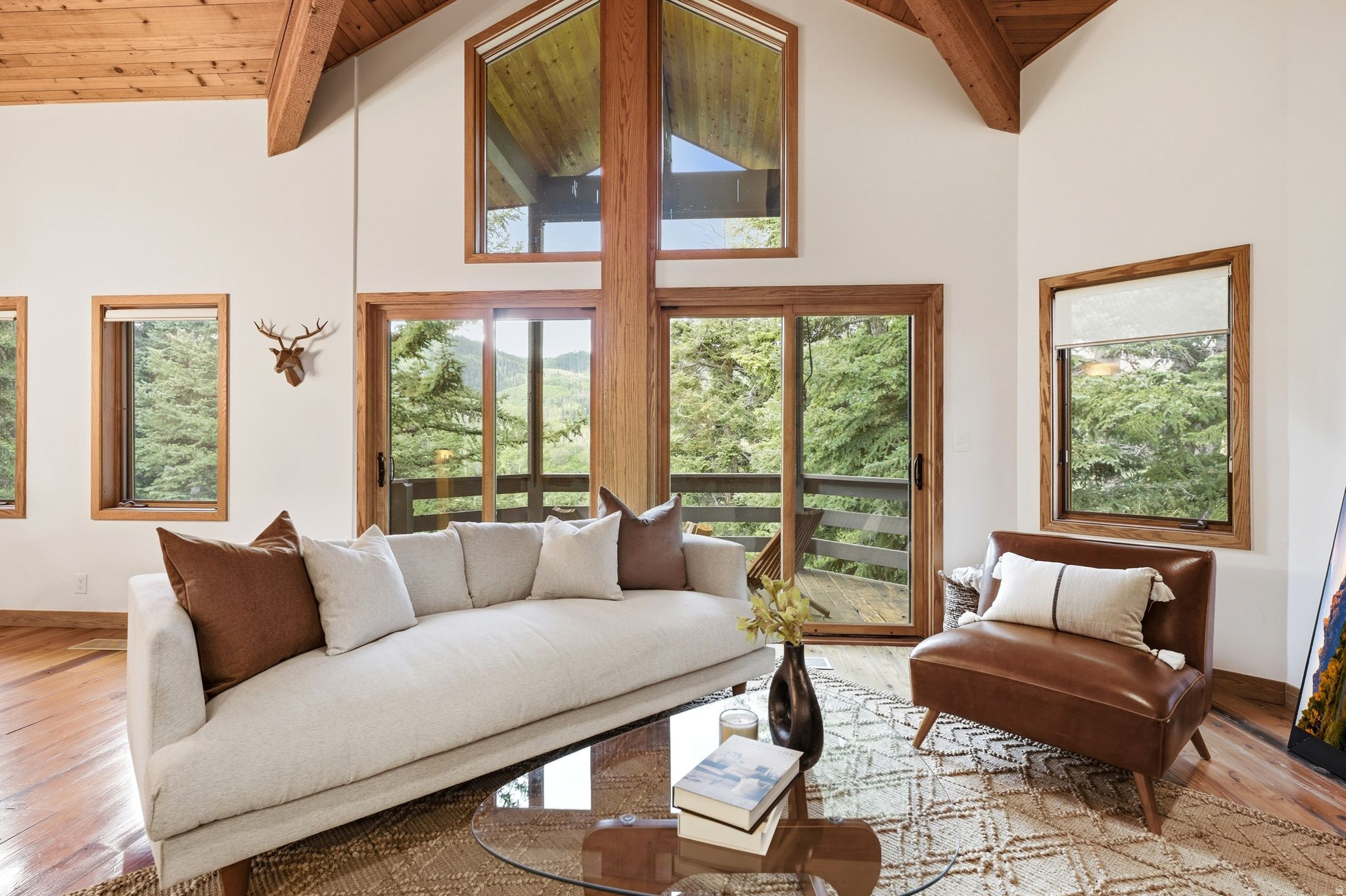 ONTARIO LODGE - Residential