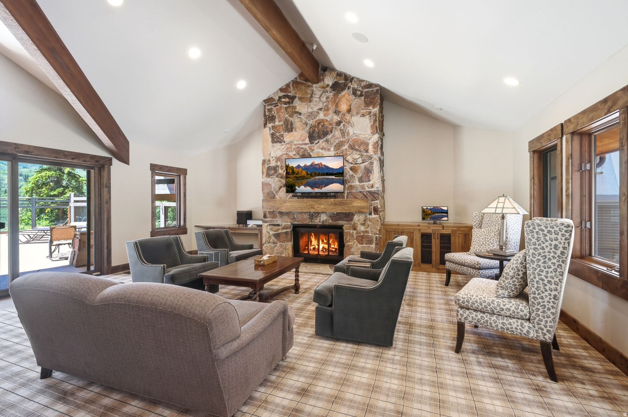 ONTARIO LODGE - Residential