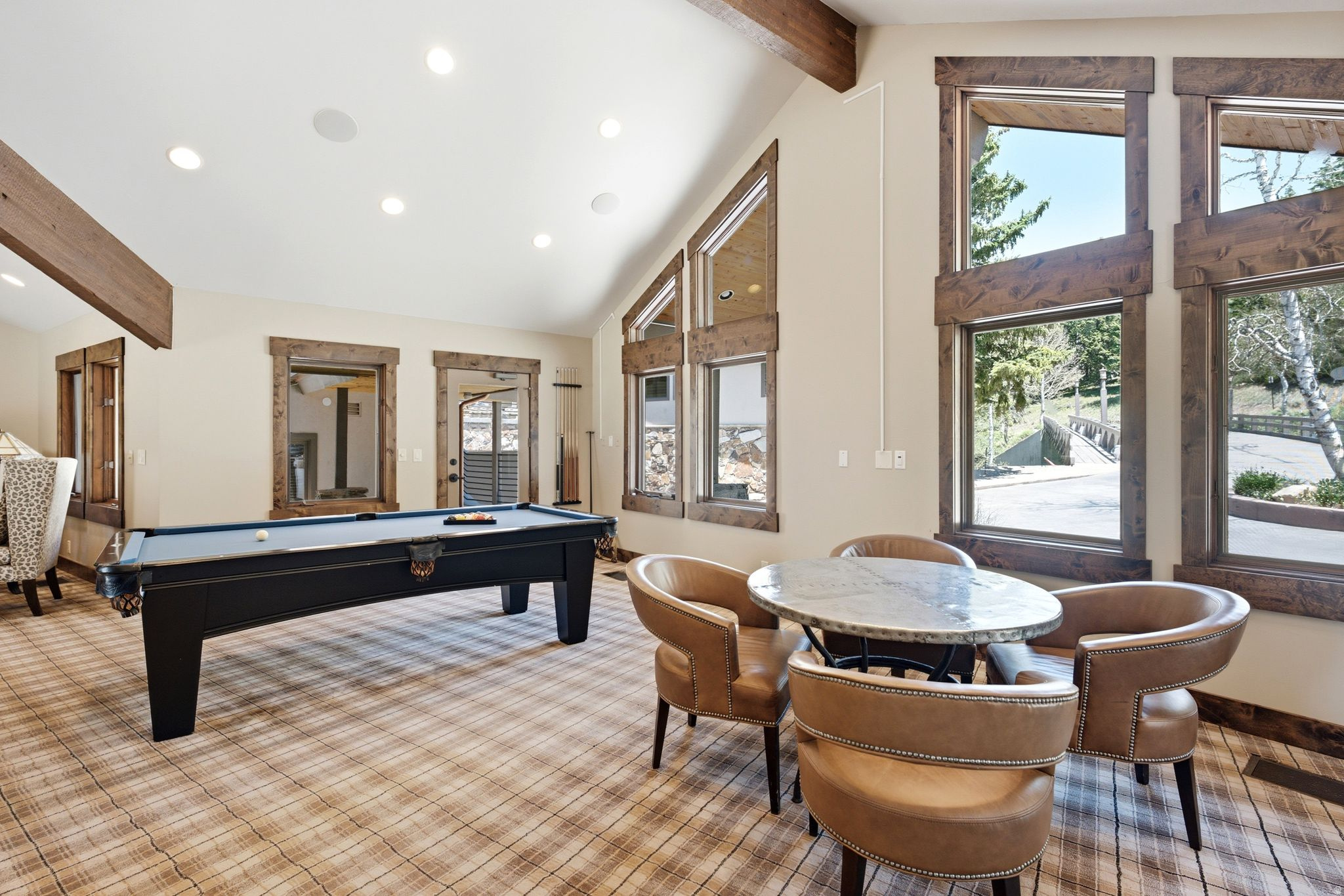 ONTARIO LODGE - Residential