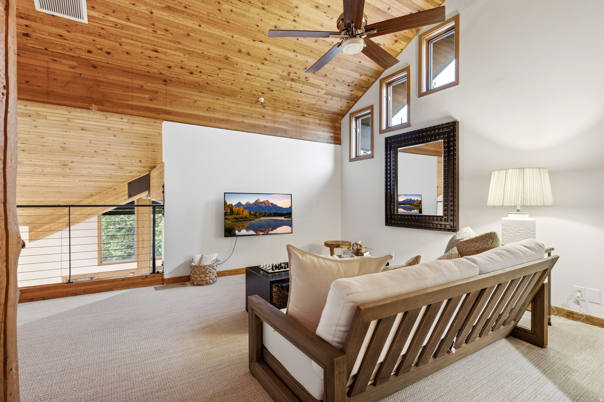 ONTARIO LODGE - Residential