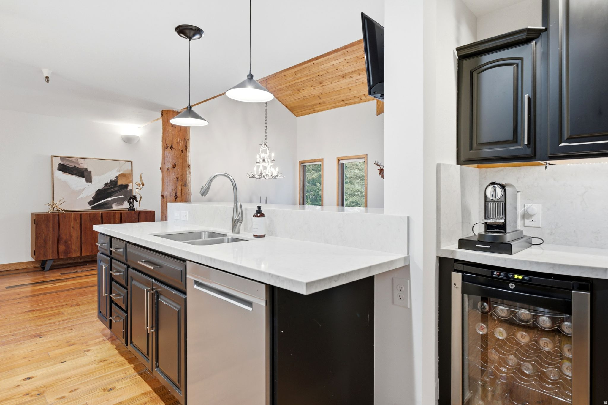 ONTARIO LODGE - Residential