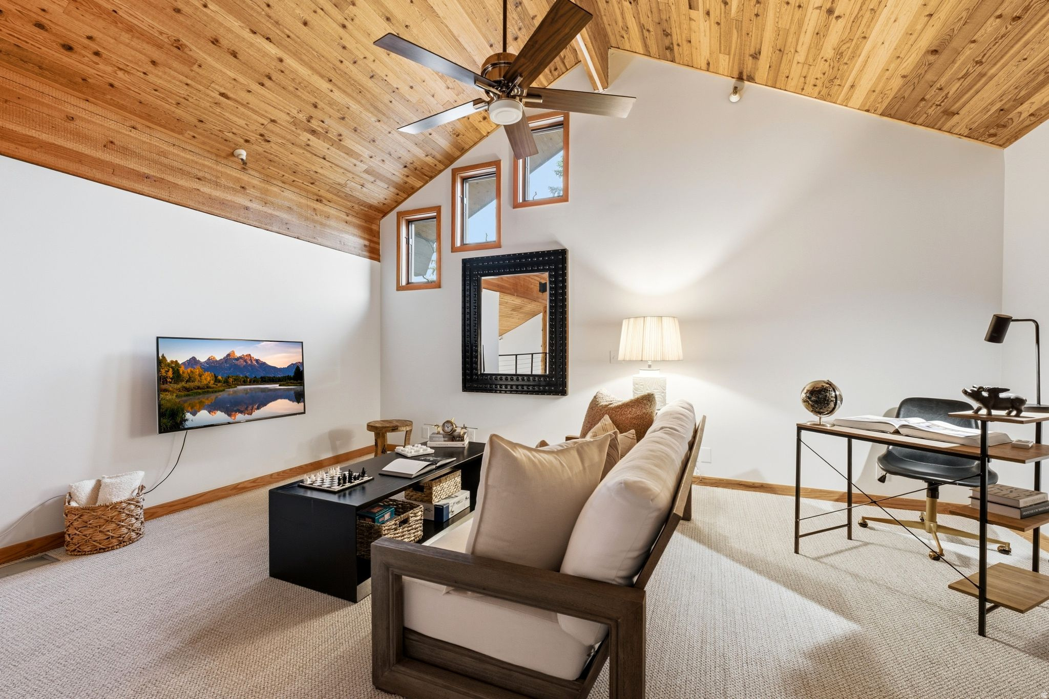 ONTARIO LODGE - Residential