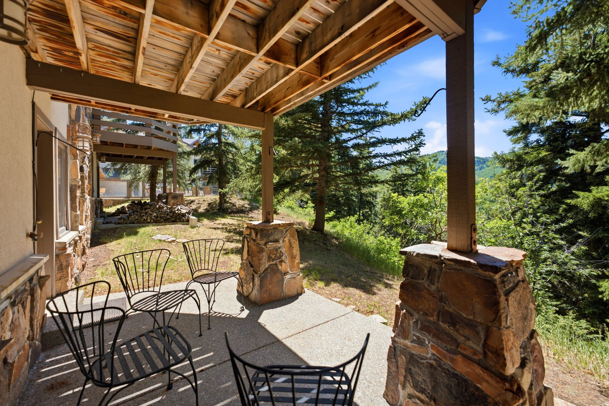 ONTARIO LODGE - Residential