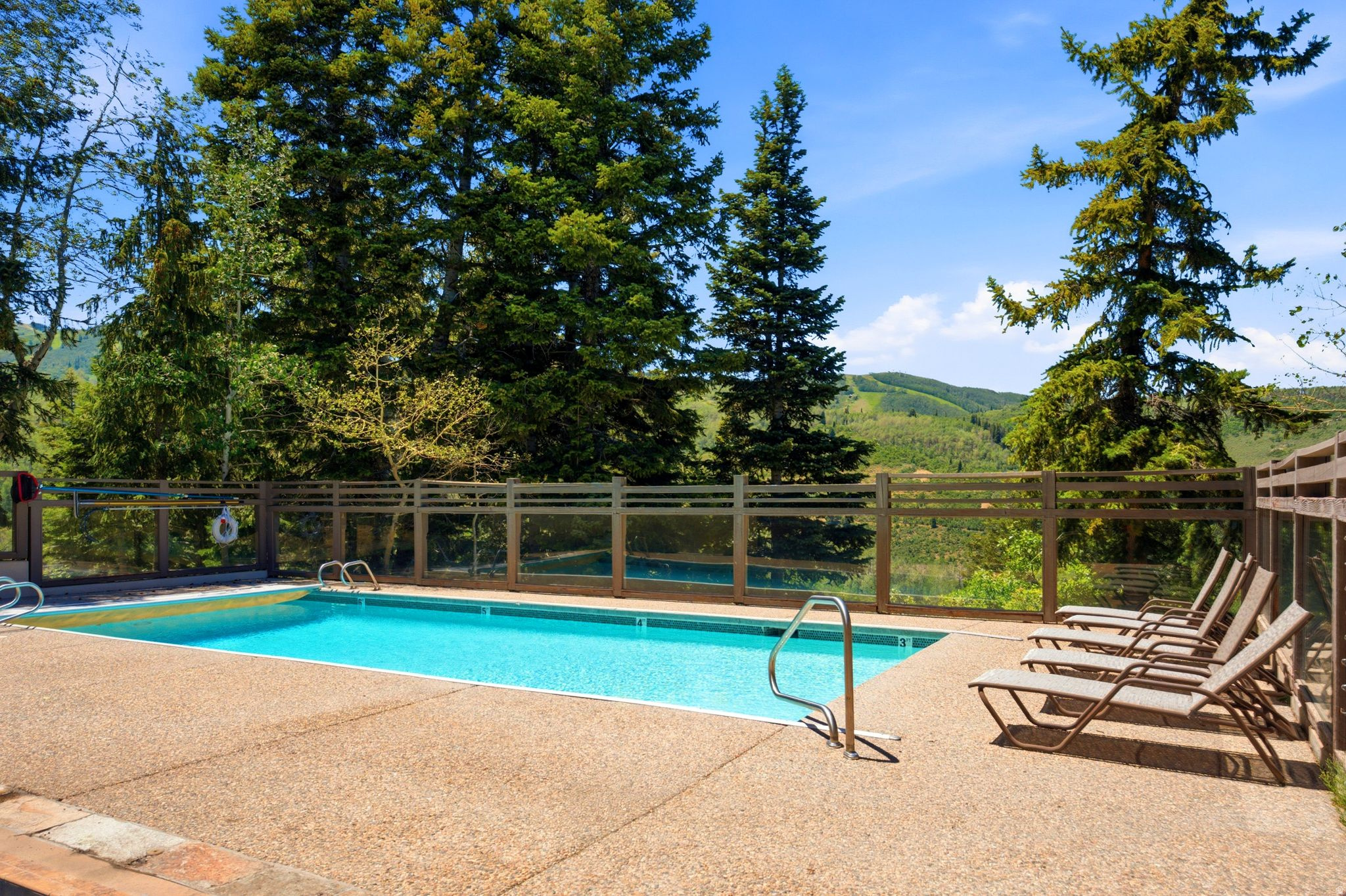 ONTARIO LODGE - Residential