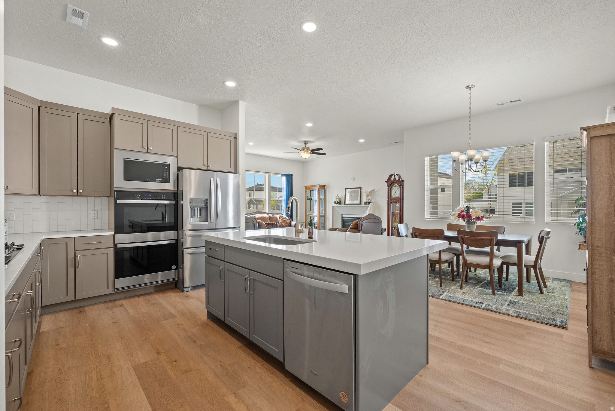 SUNRISE RANCH - Residential