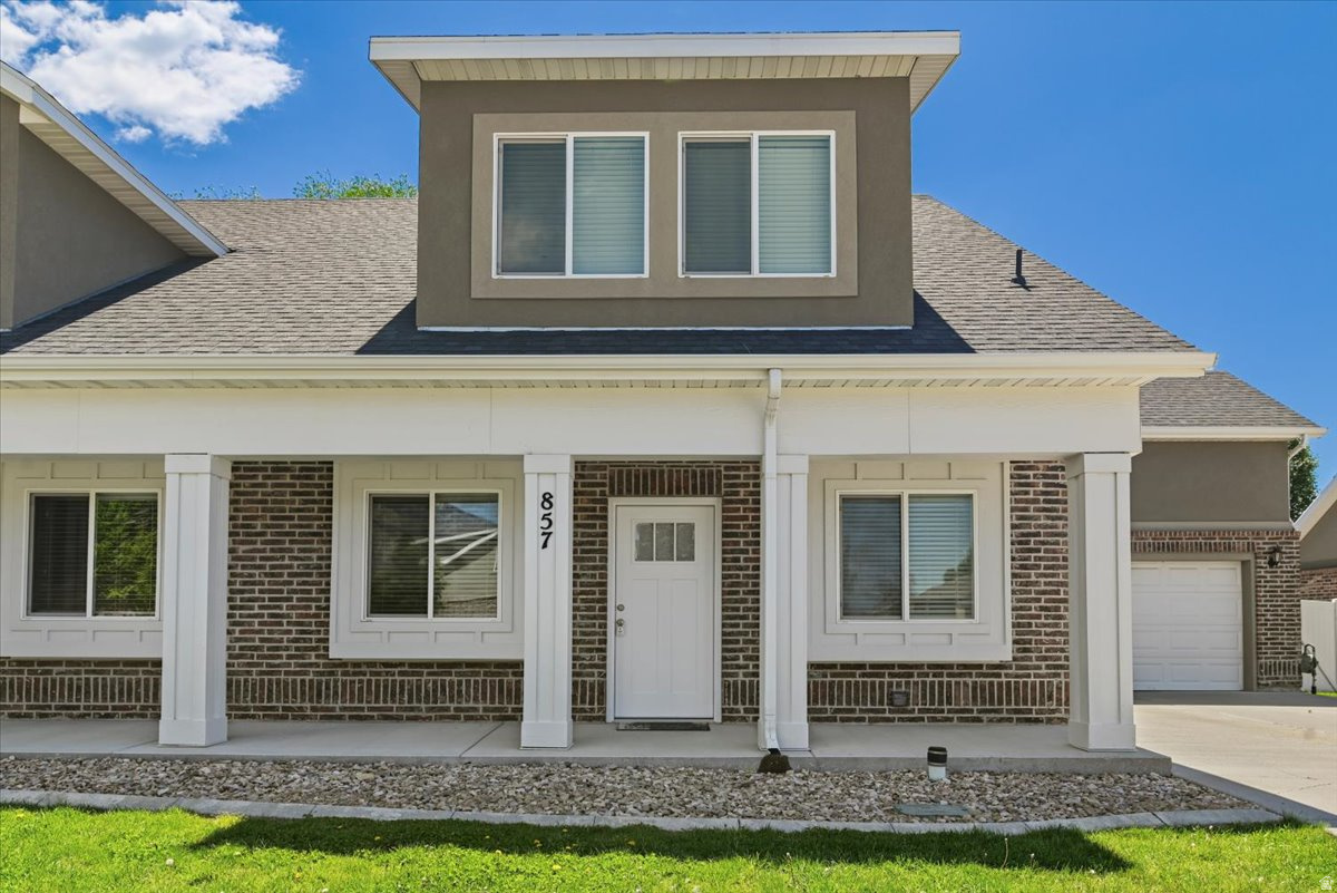 Big price drop down to $425!    Great twin home in a fantastic Springville location  3 Bedroom 2.5 bath  Recently remodeled. New Carpet, Paint, LVP flooring. etc... Most surfaces redone or refreshed. Has an awesome master bathroom with tons of provided from twin skylights.  Home has a great layout with small front room, and long family room adjacent to the kitchen. Stylish pillars out front and privacy in back. Great countertops in kitchen and bathrooms  Fully fenced back, private yard. Plenty of room for kids or pets to play. backs up against city land so no neighbors behind.  Home has a 2 car garage as well as a long driveways allowing for more parking as well. Storage areas can made in the garage  This property is close to everything including Walmart, Smiths, Jakers, I-15, local rec center, and much more.  Feel free to ask any questions that you may have or request a showing   Square footage figures are provided as a courtesy estimate only and were obtained from ______________ .  Buyer is advised to obtain an independent measurement.