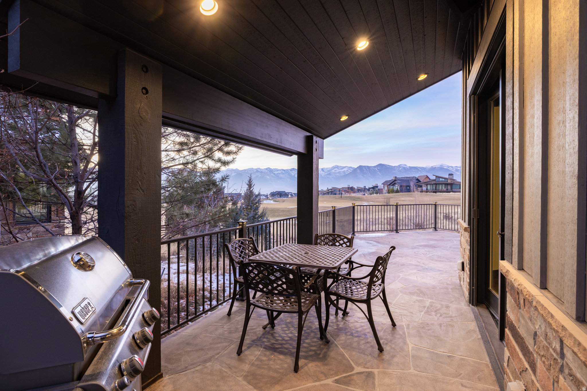 RED LEDGES - Residential