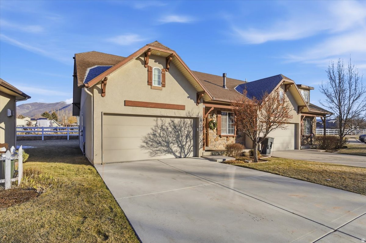 ASPEN HOLLOW - Residential