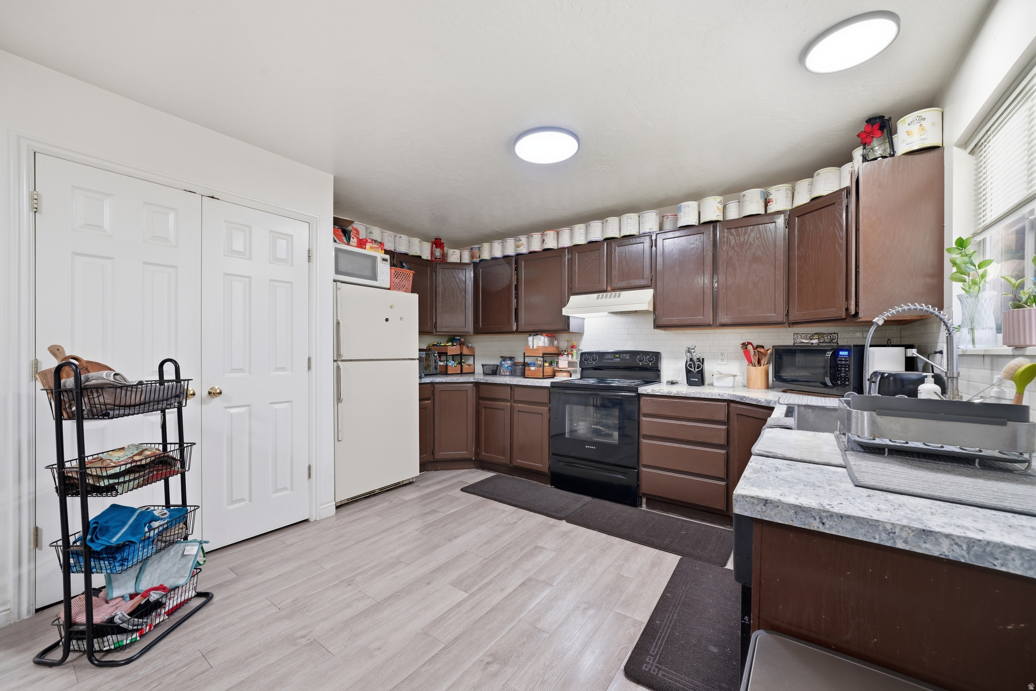 MOKAL PARK PLACE - Residential