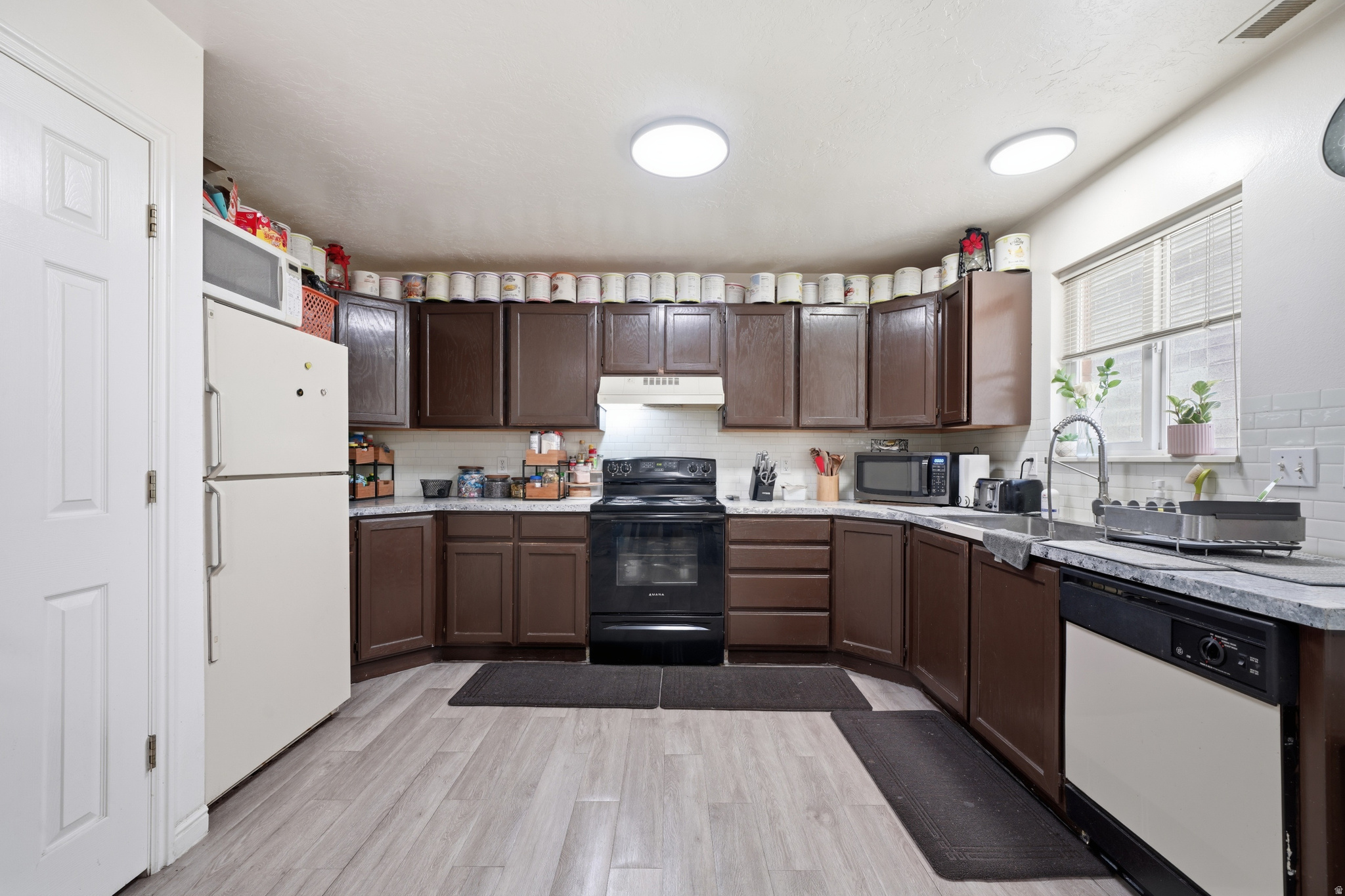 MOKAL PARK PLACE - Residential