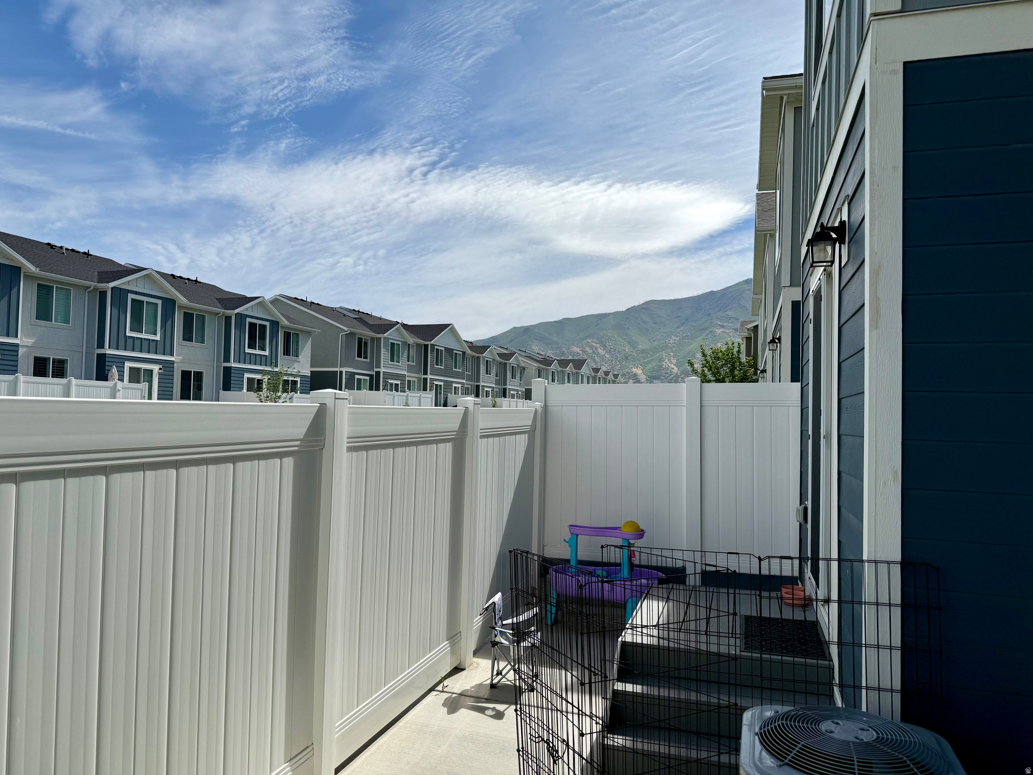 SUMMIT RIDGE TOWNS - Residential