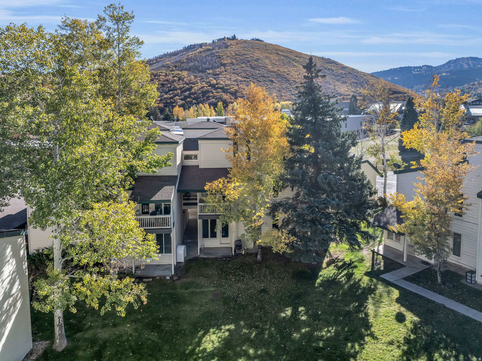 CLAIMJUMPER CONDOMIMIUM - Residential