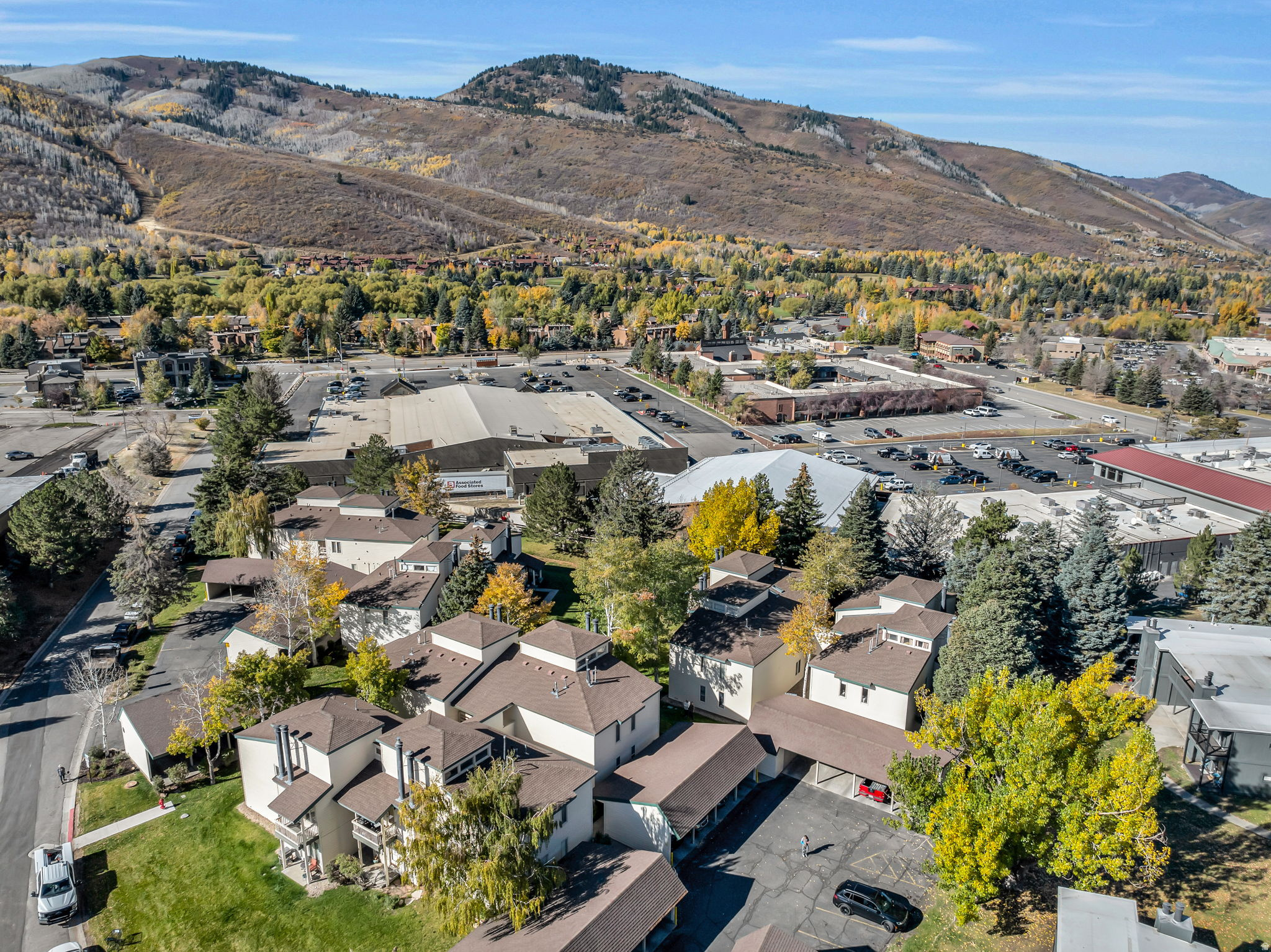 CLAIMJUMPER CONDOMIMIUM - Residential