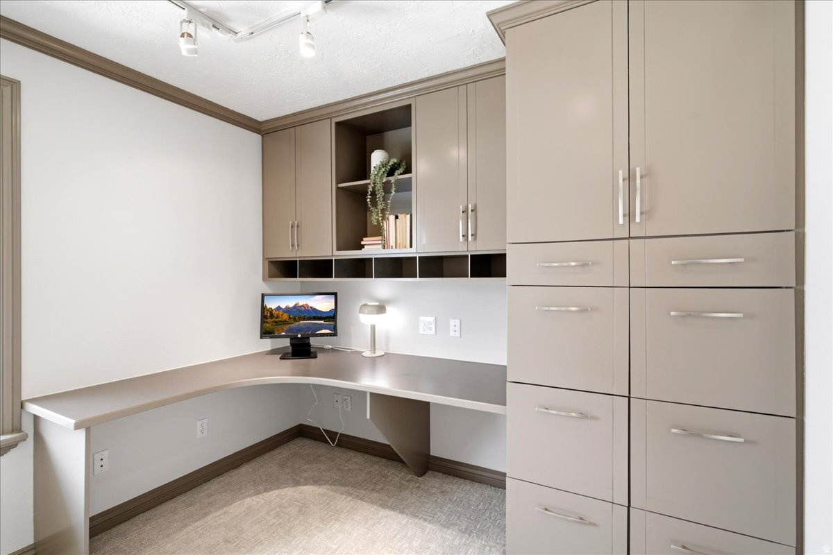 HIGHLAND MEADOWS - Residential