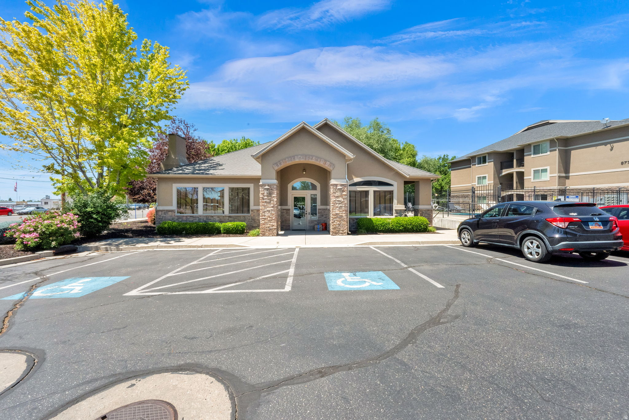 CREEKSIDE VILLAGE - Residential