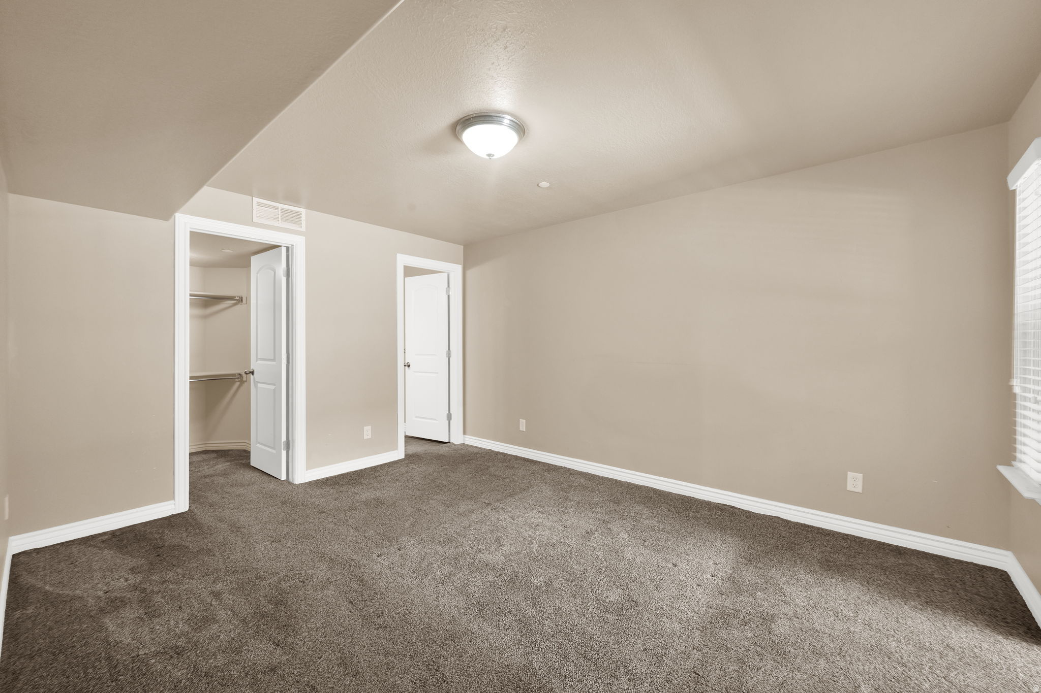 CREEKSIDE VILLAGE - Residential