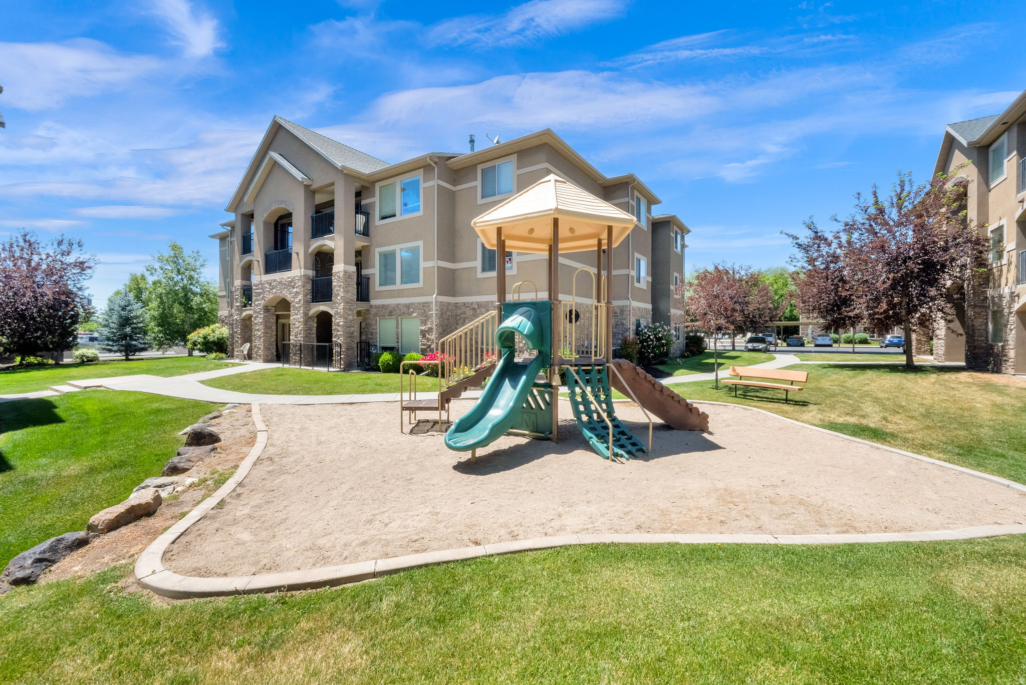 CREEKSIDE VILLAGE - Residential