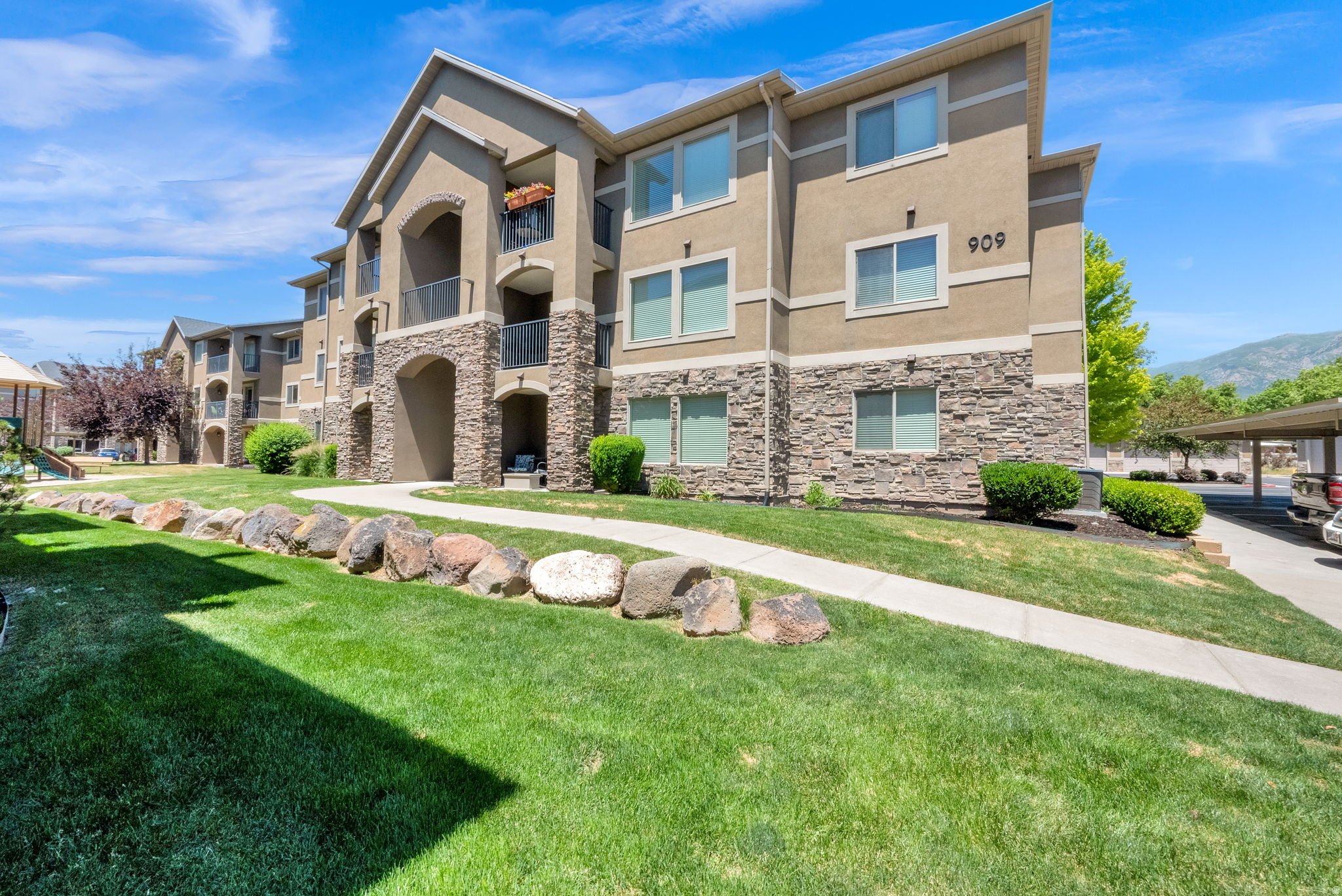 Go and Show!!! Conveniently located in the heart of Layton, this well-maintained condo offers comfortable living with easy access to shopping, dining, parks, Hill Air Force Base, and I-15. Featuring a functional floor plan and low-maintenance lifestyle, this home is perfect for first-time buyers, downsizers, or investors. Don't miss this fantastic opportunity!