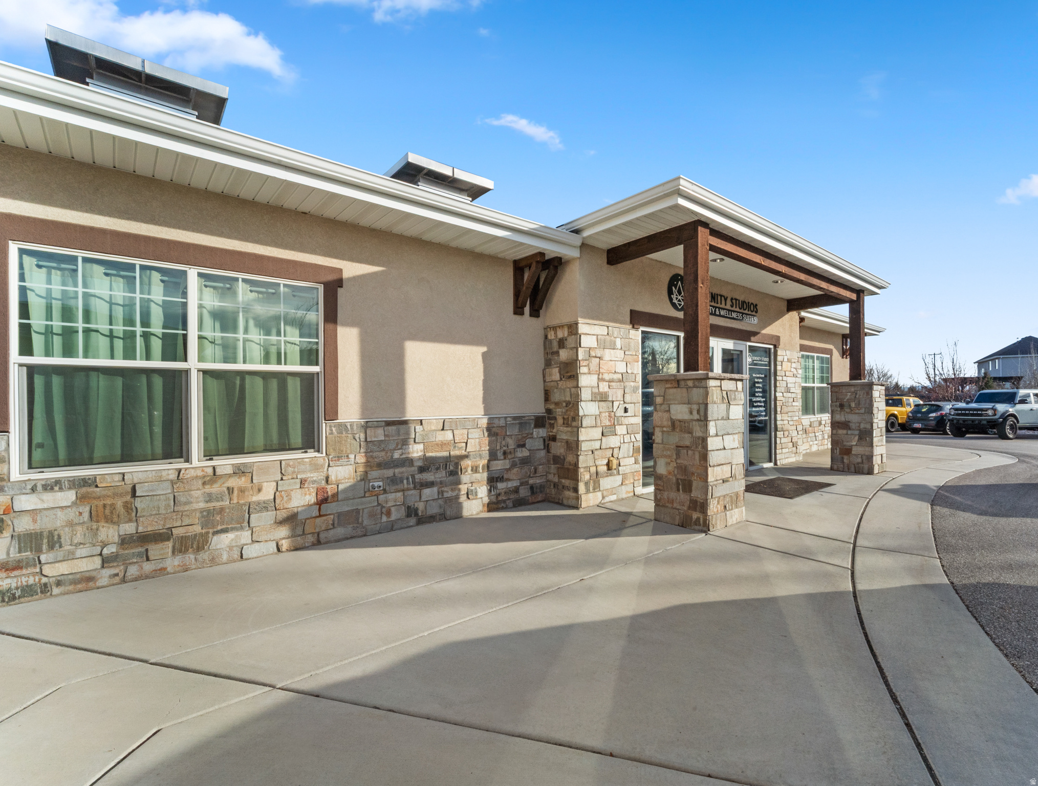 RIDGE - Commercial Sale