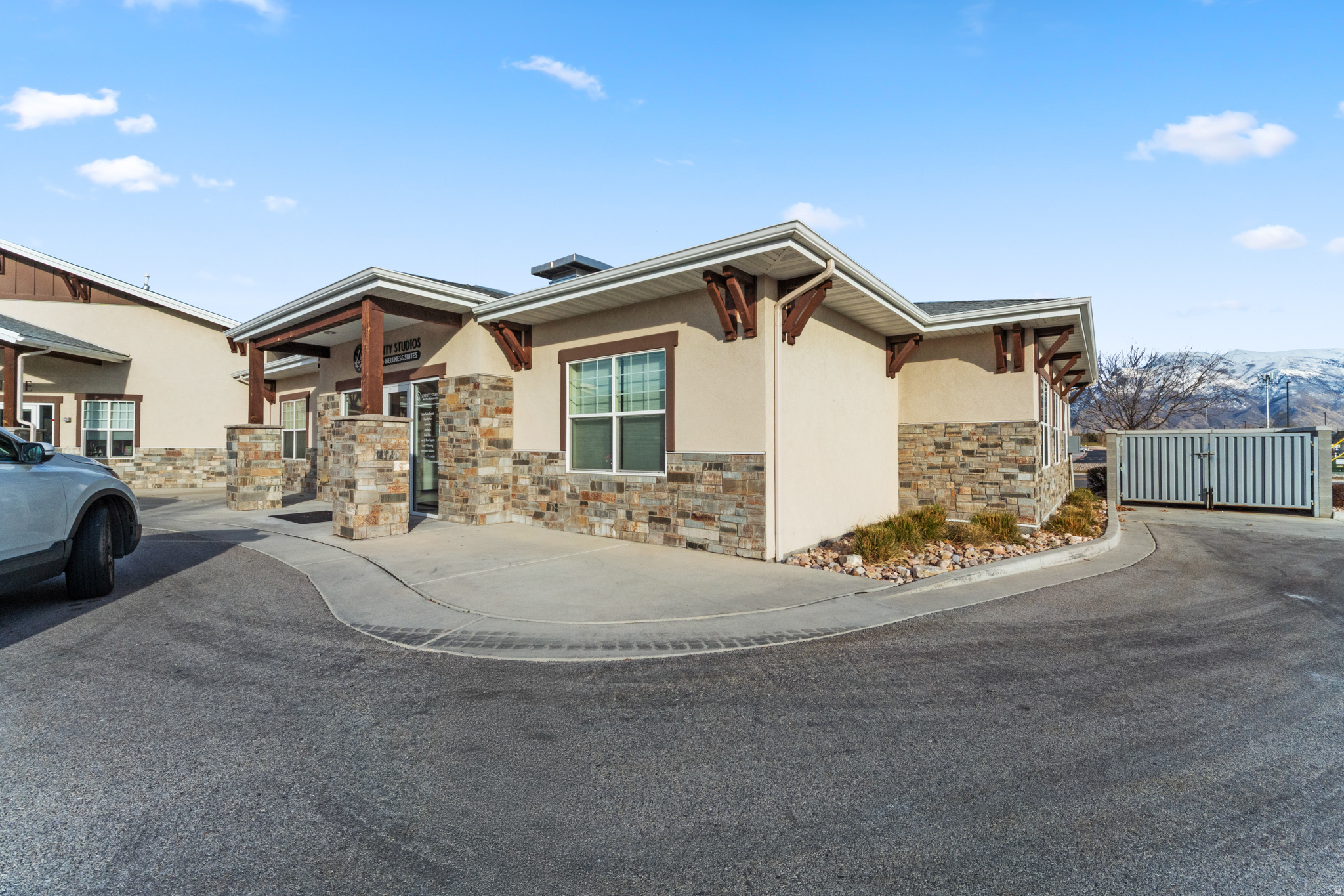 RIDGE - Commercial Sale