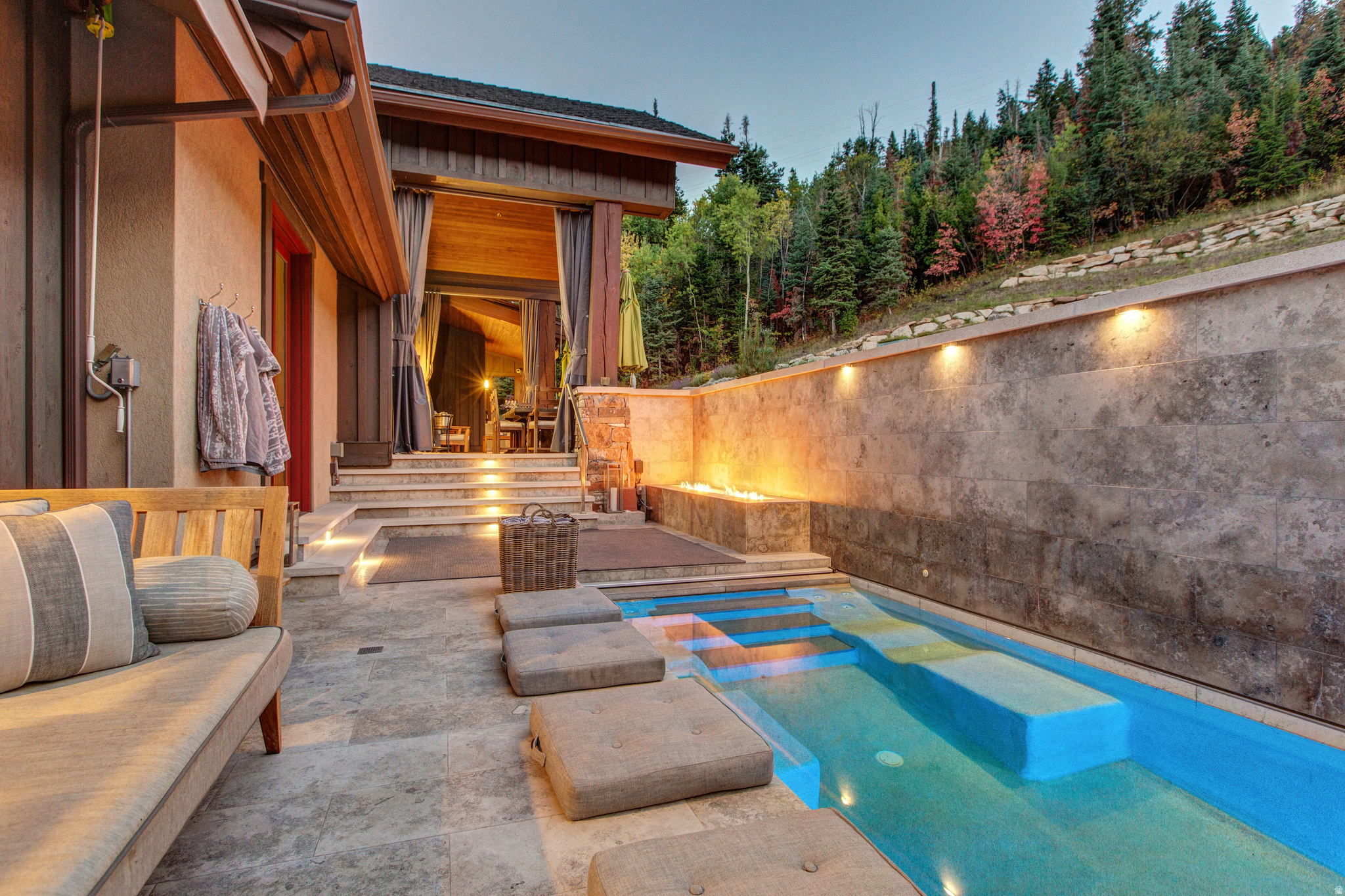 THE COVE - Residential