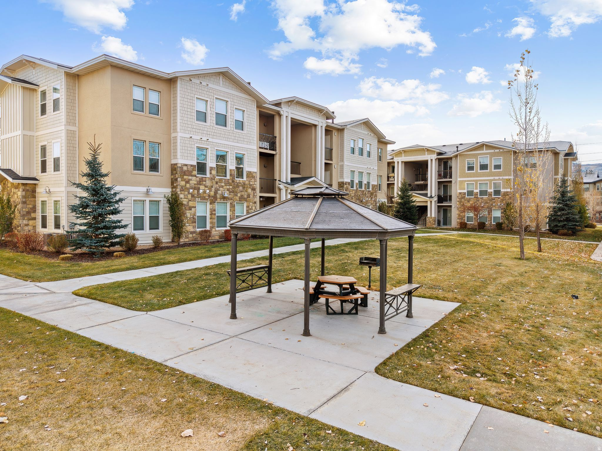 RANCH LANDING - Residential