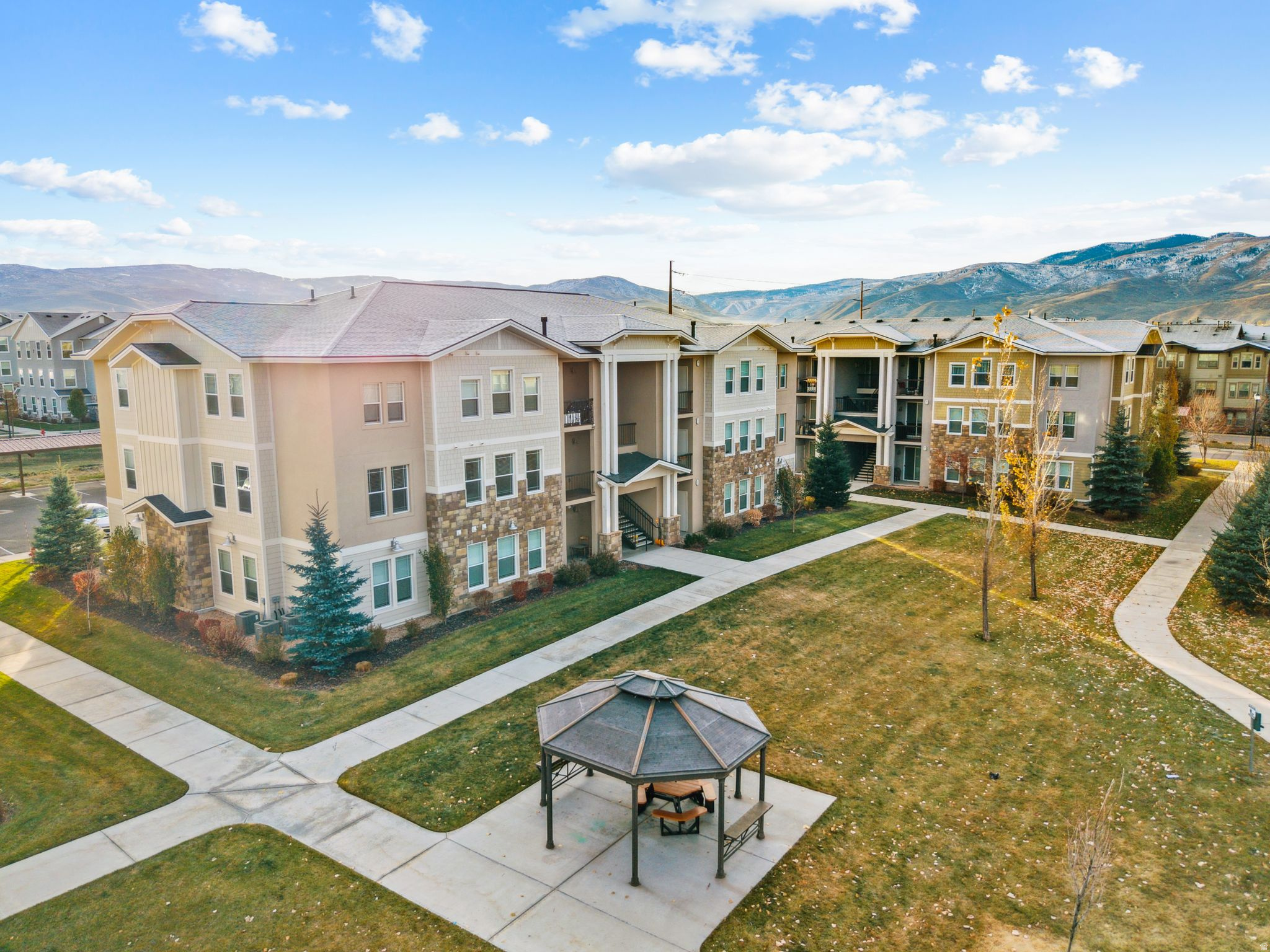 RANCH LANDING - Residential