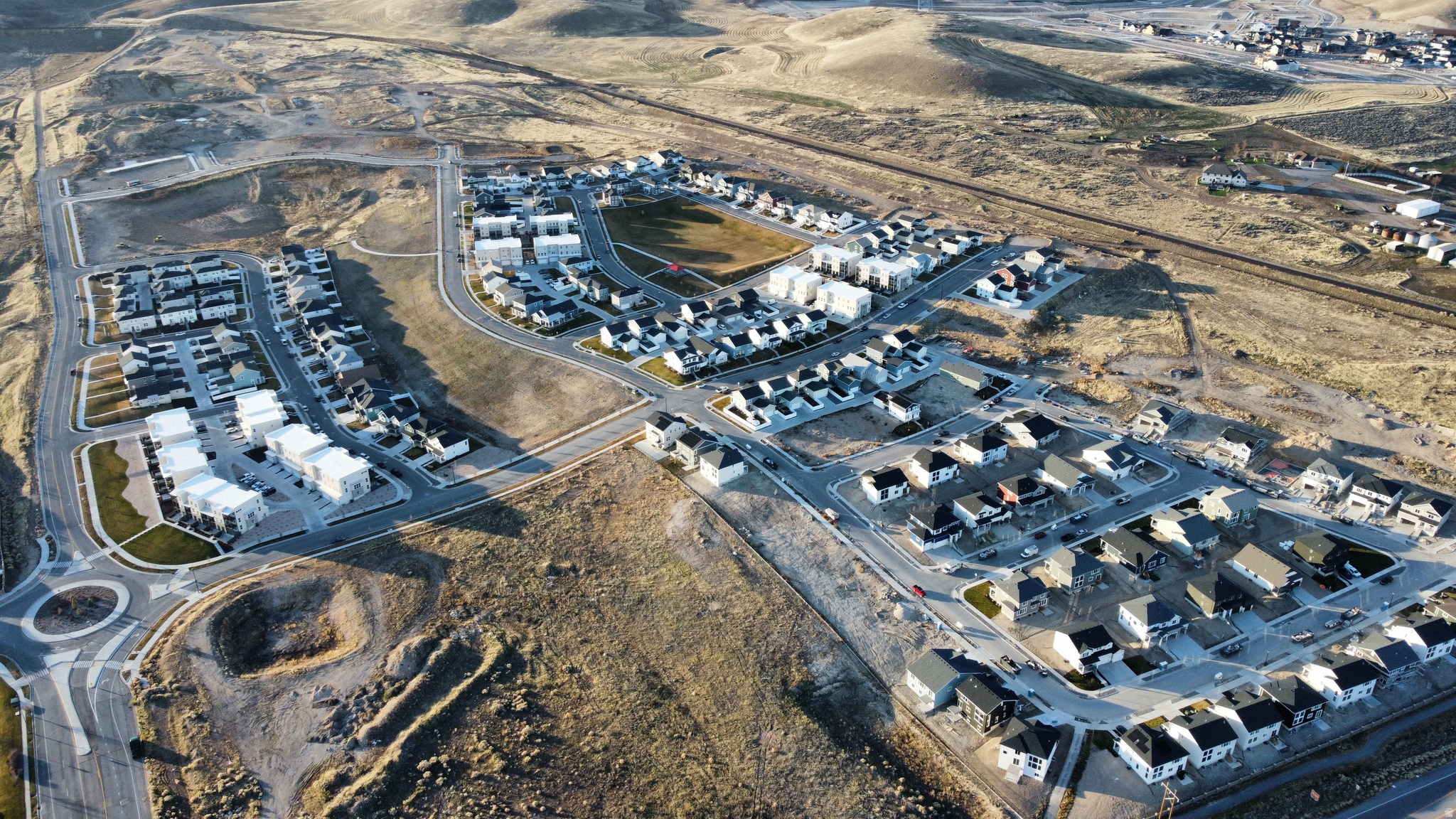 OQUIRRH WEST - Residential