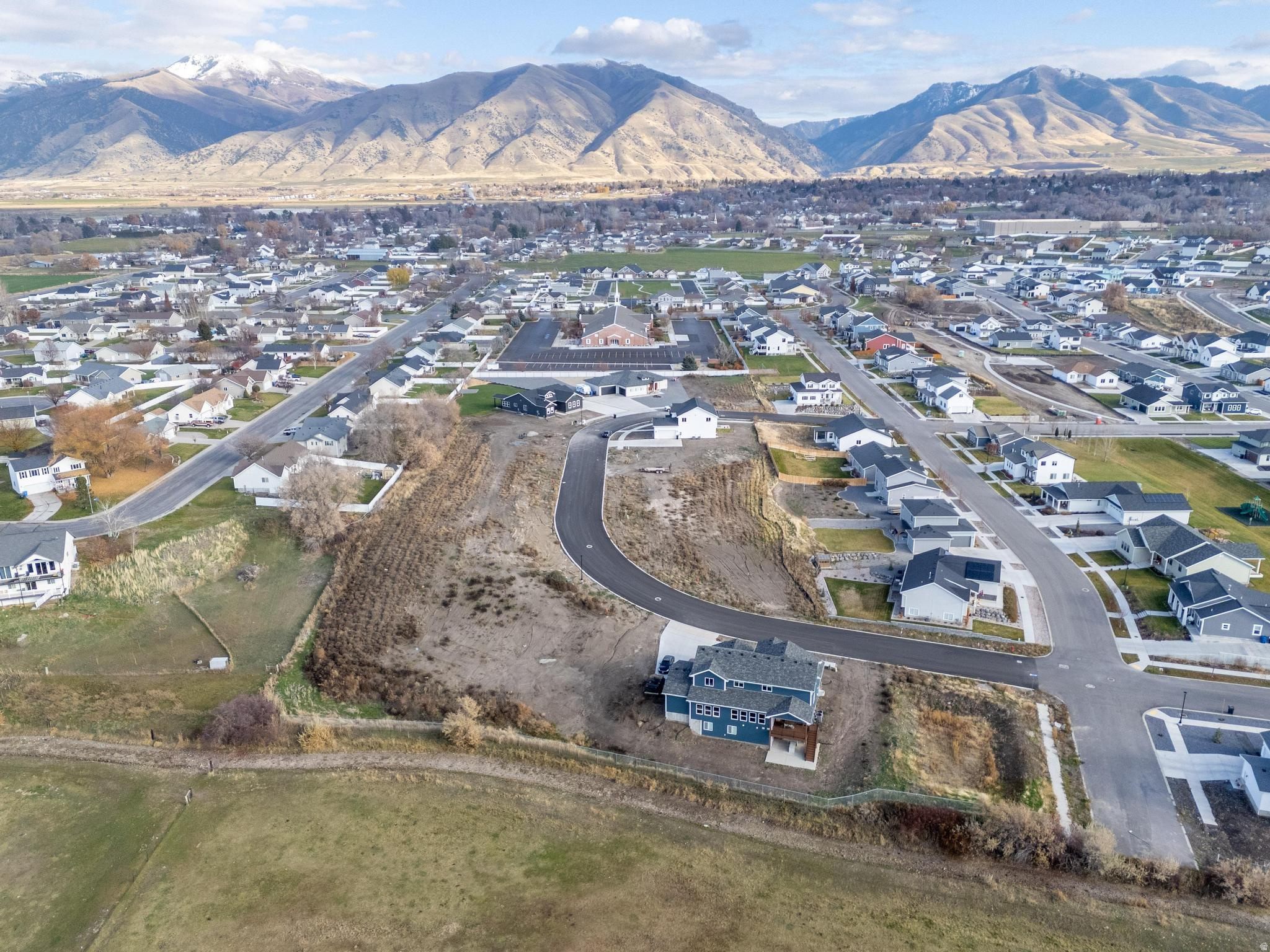 MOUNT STERLING - Land