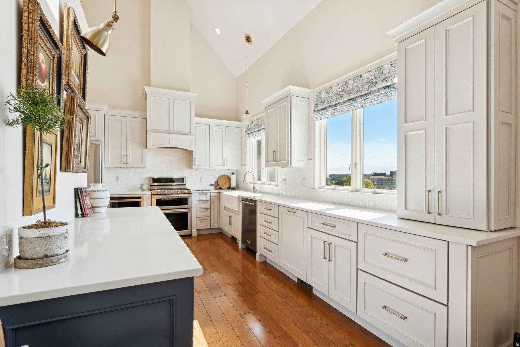 ALMOND STREET - Residential