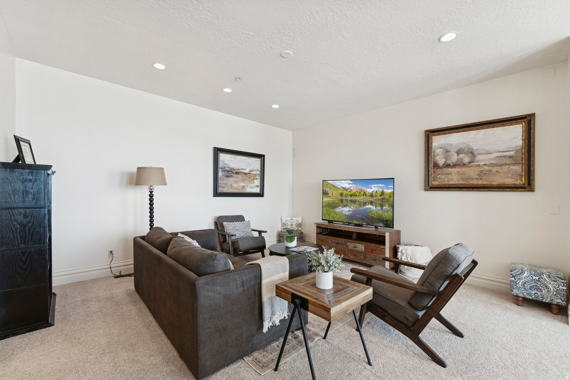 ALMOND STREET - Residential