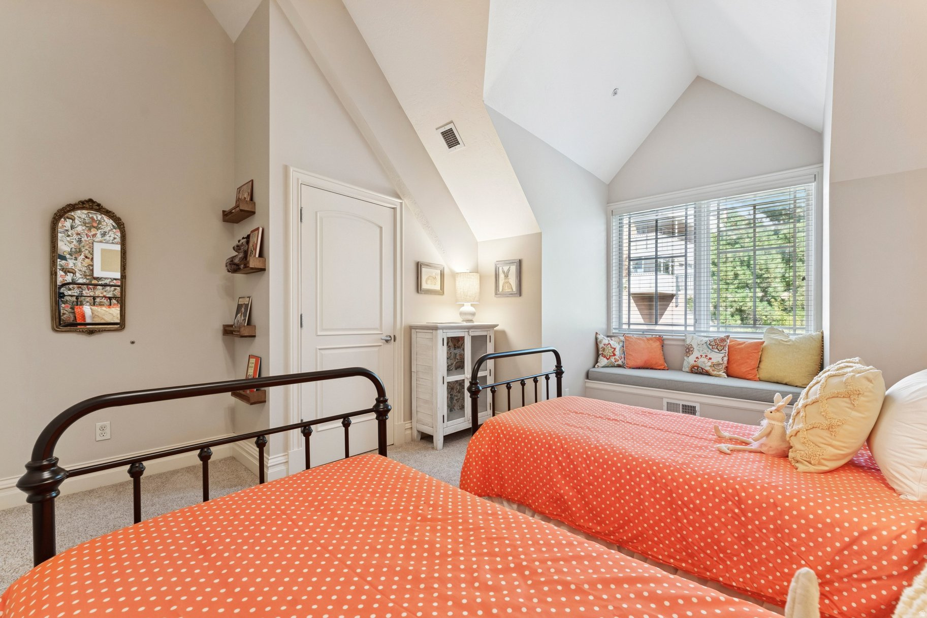 ALMOND STREET - Residential