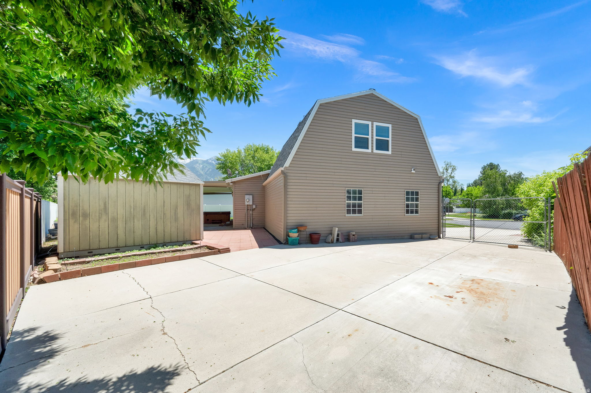 SANDRIDGE #1 - Residential