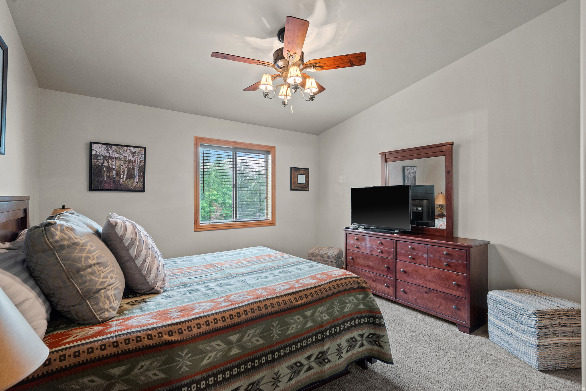 STRAWBERRY LAKEVIEW - Residential