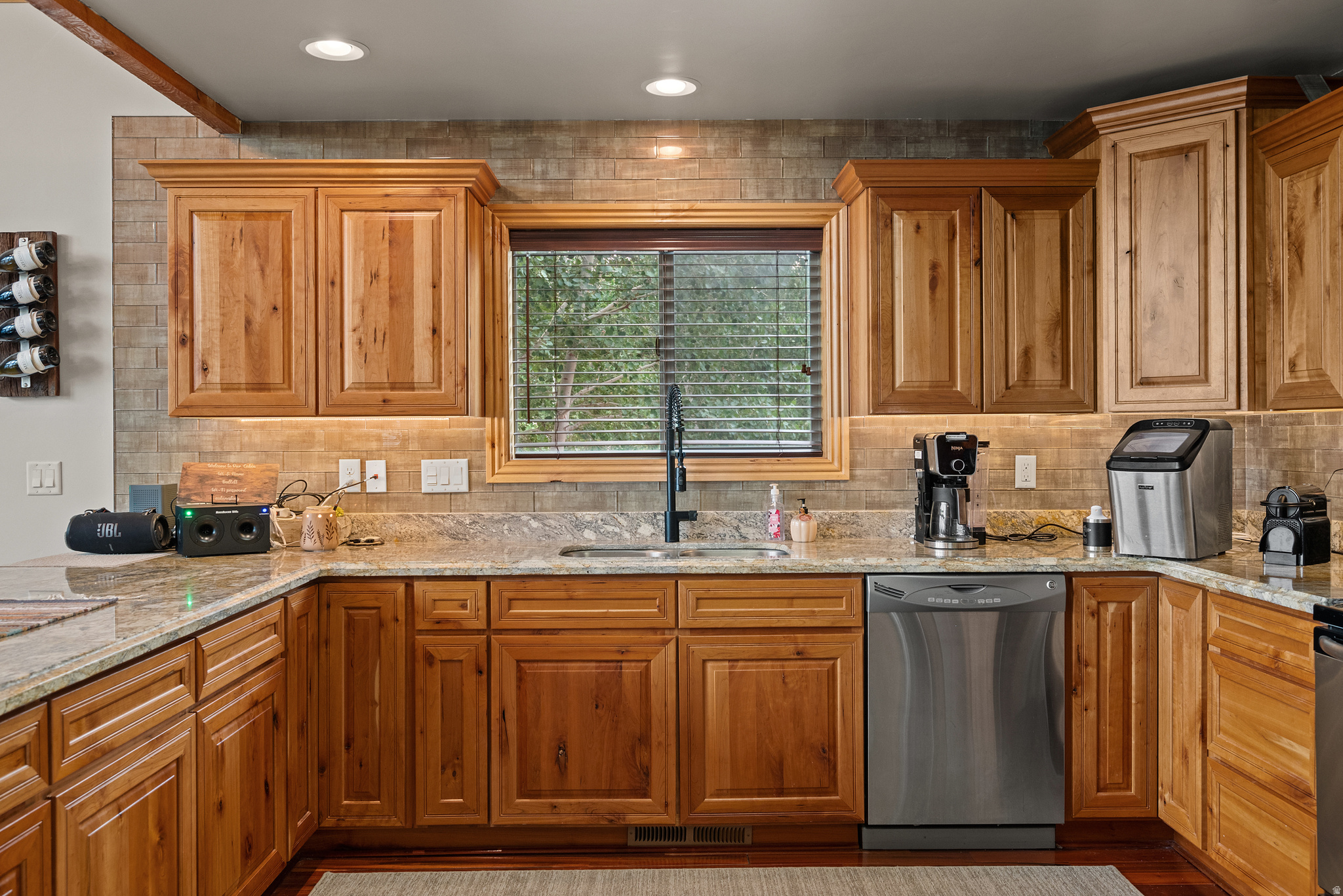 STRAWBERRY LAKEVIEW - Residential