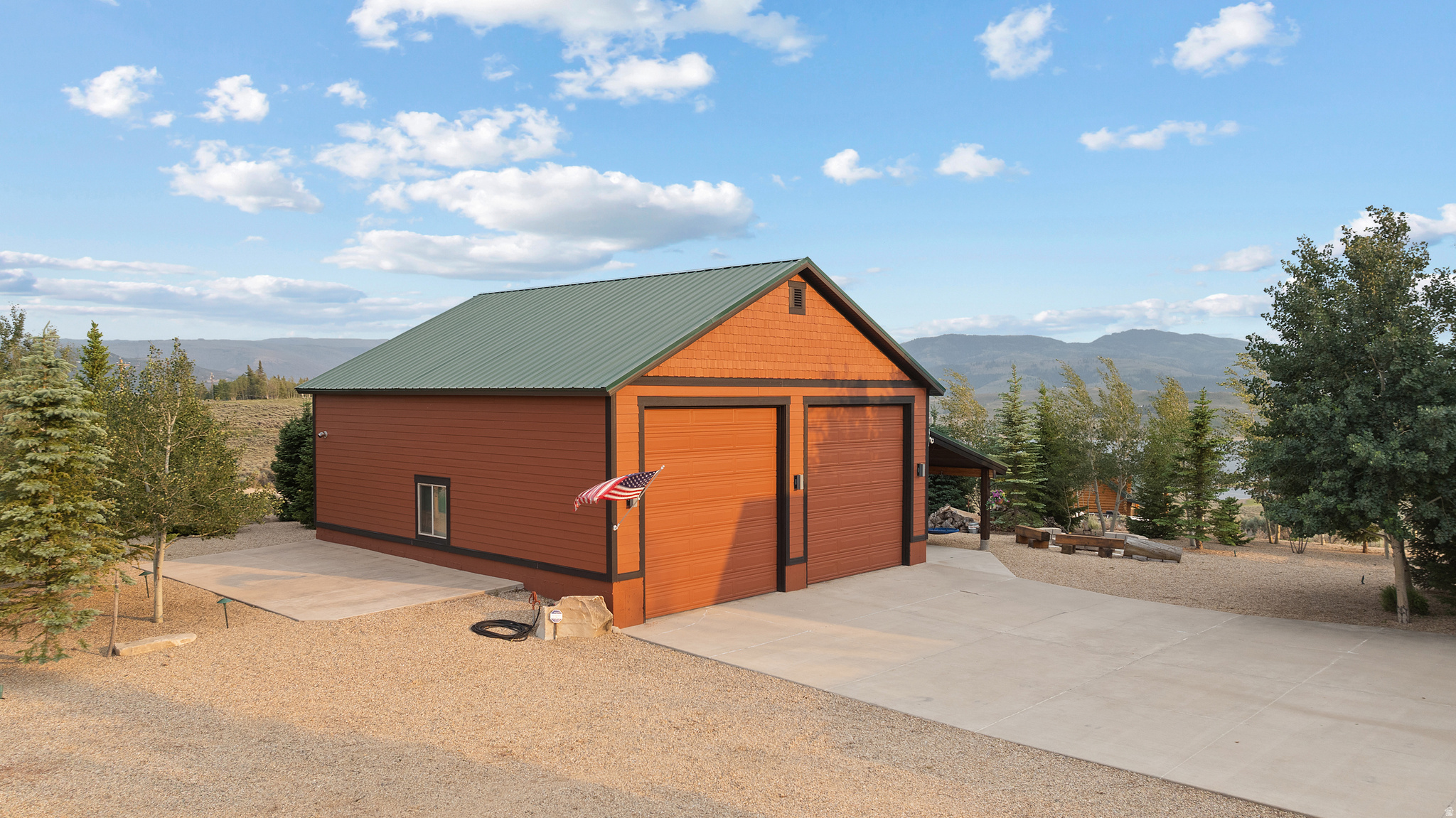 STRAWBERRY LAKEVIEW - Residential