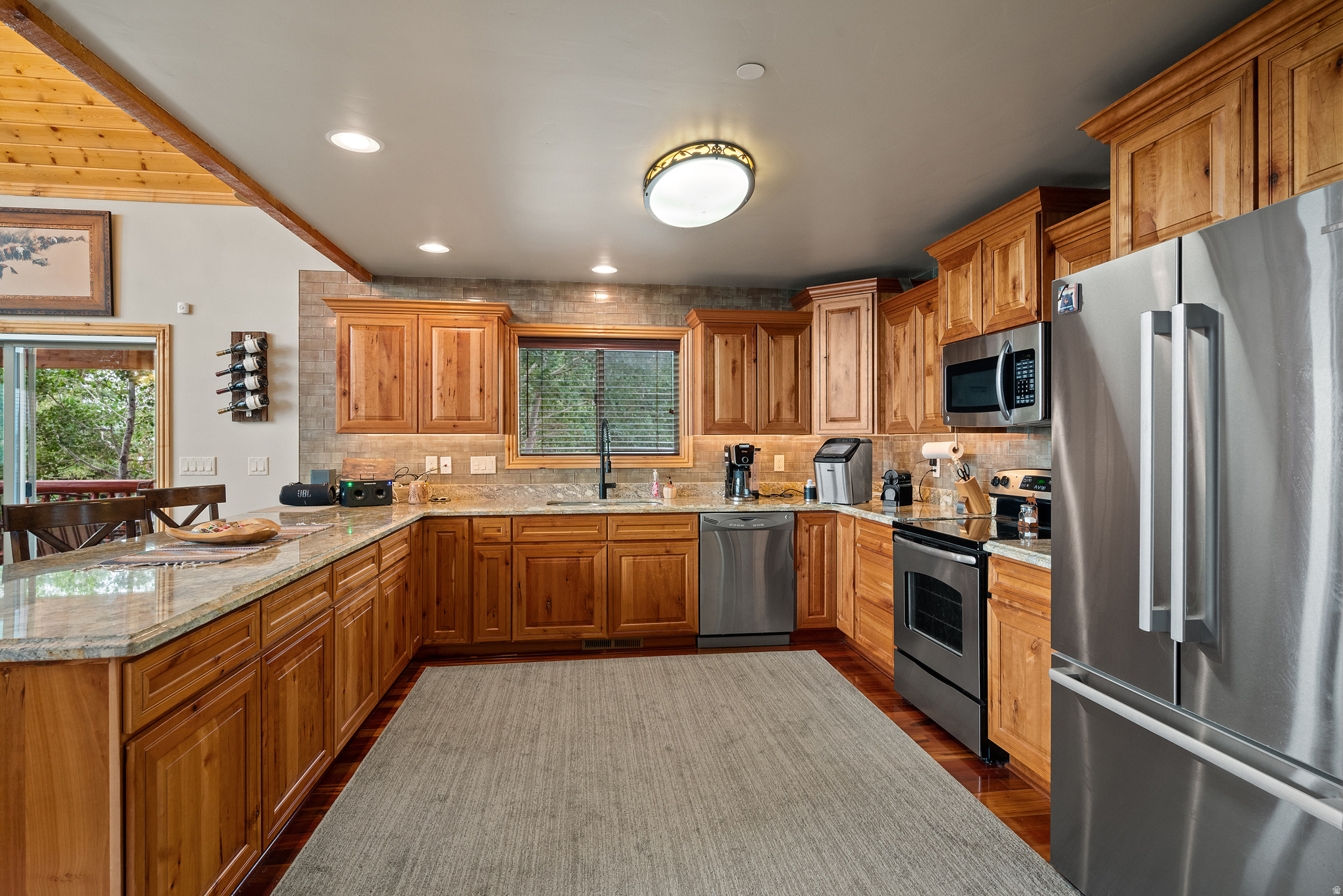 STRAWBERRY LAKEVIEW - Residential