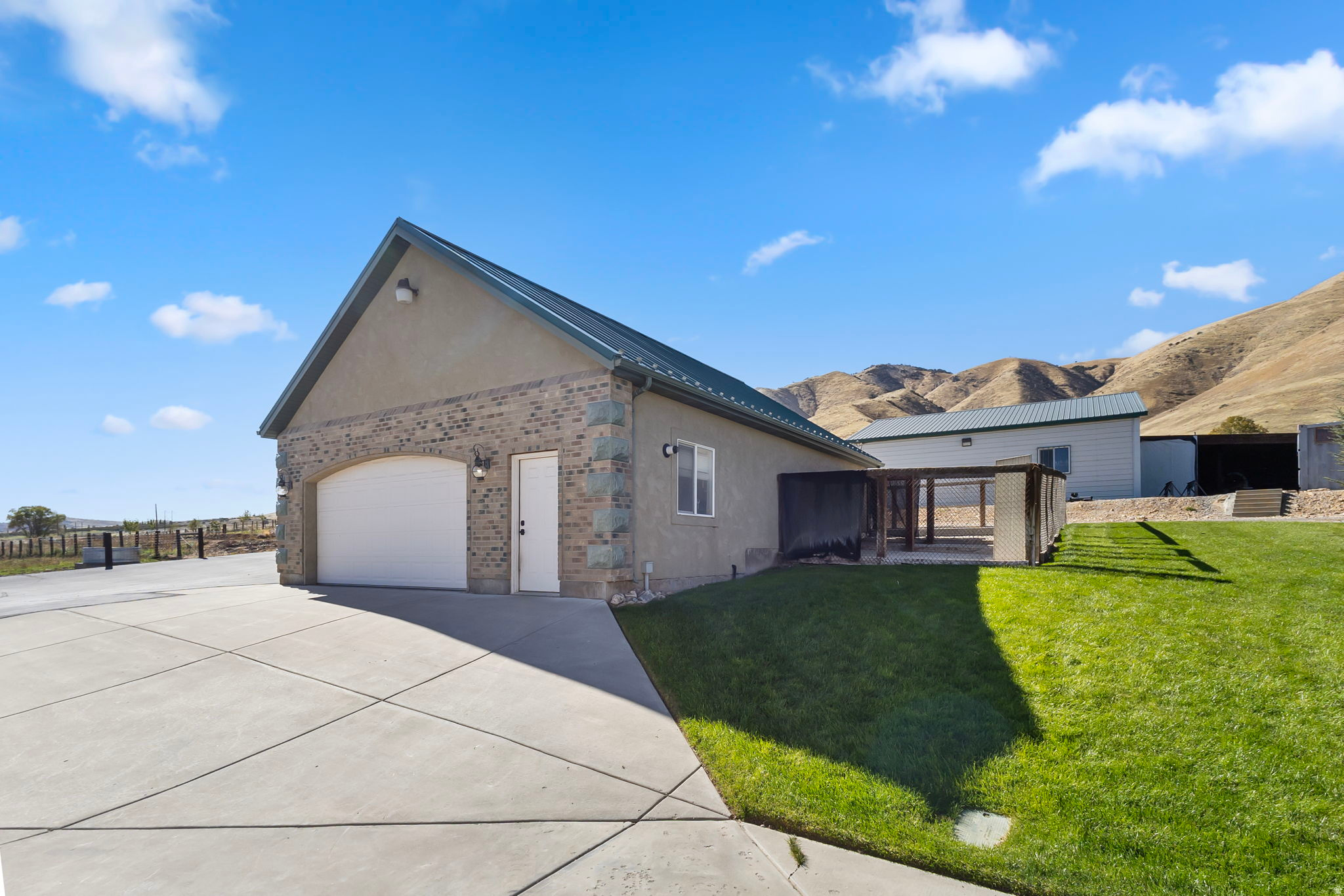 BROAD LAND PROPERTIES WEST MOUNTAIN RANCHES - Residential
