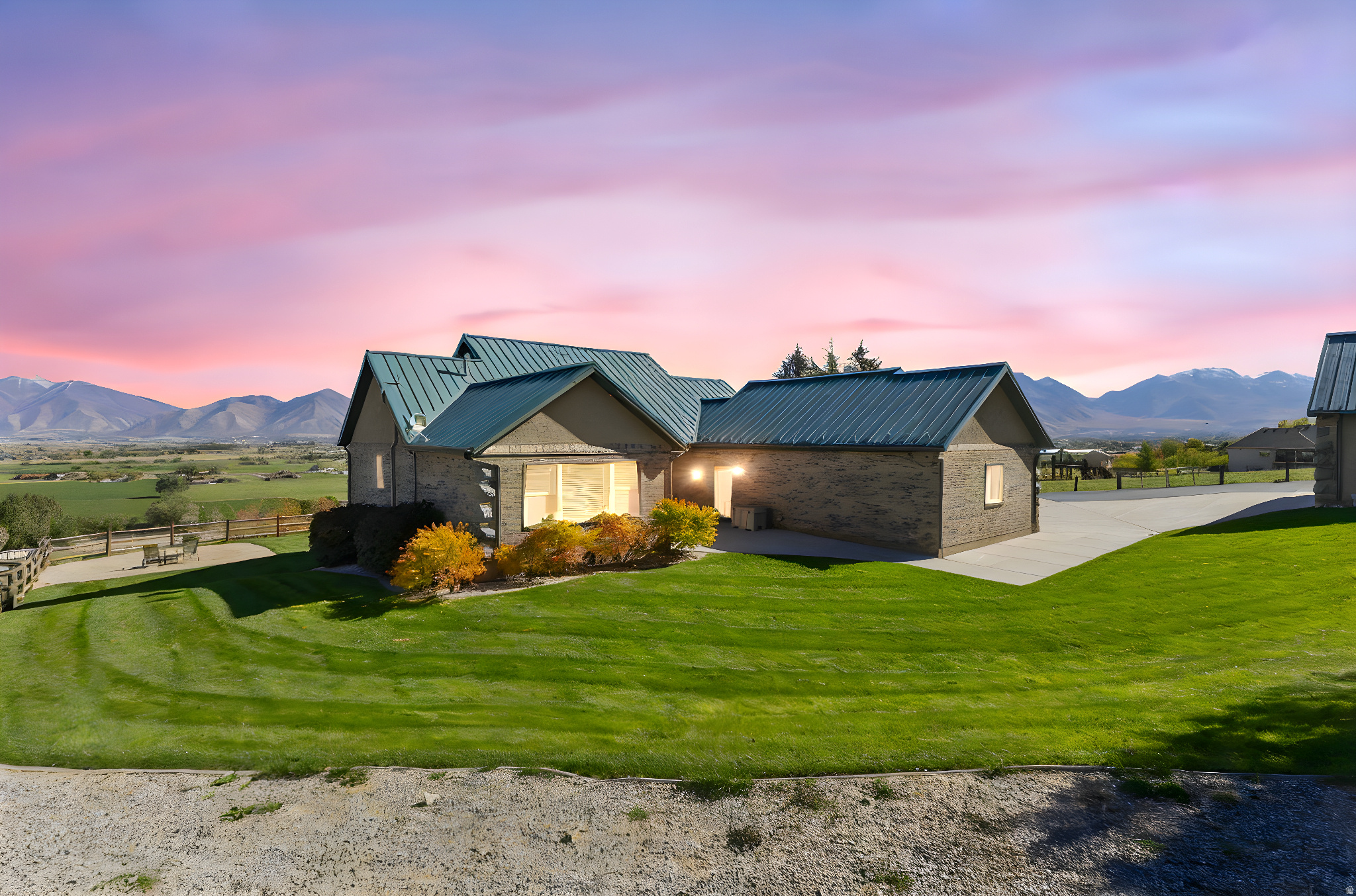 BROAD LAND PROPERTIES WEST MOUNTAIN RANCHES - Residential