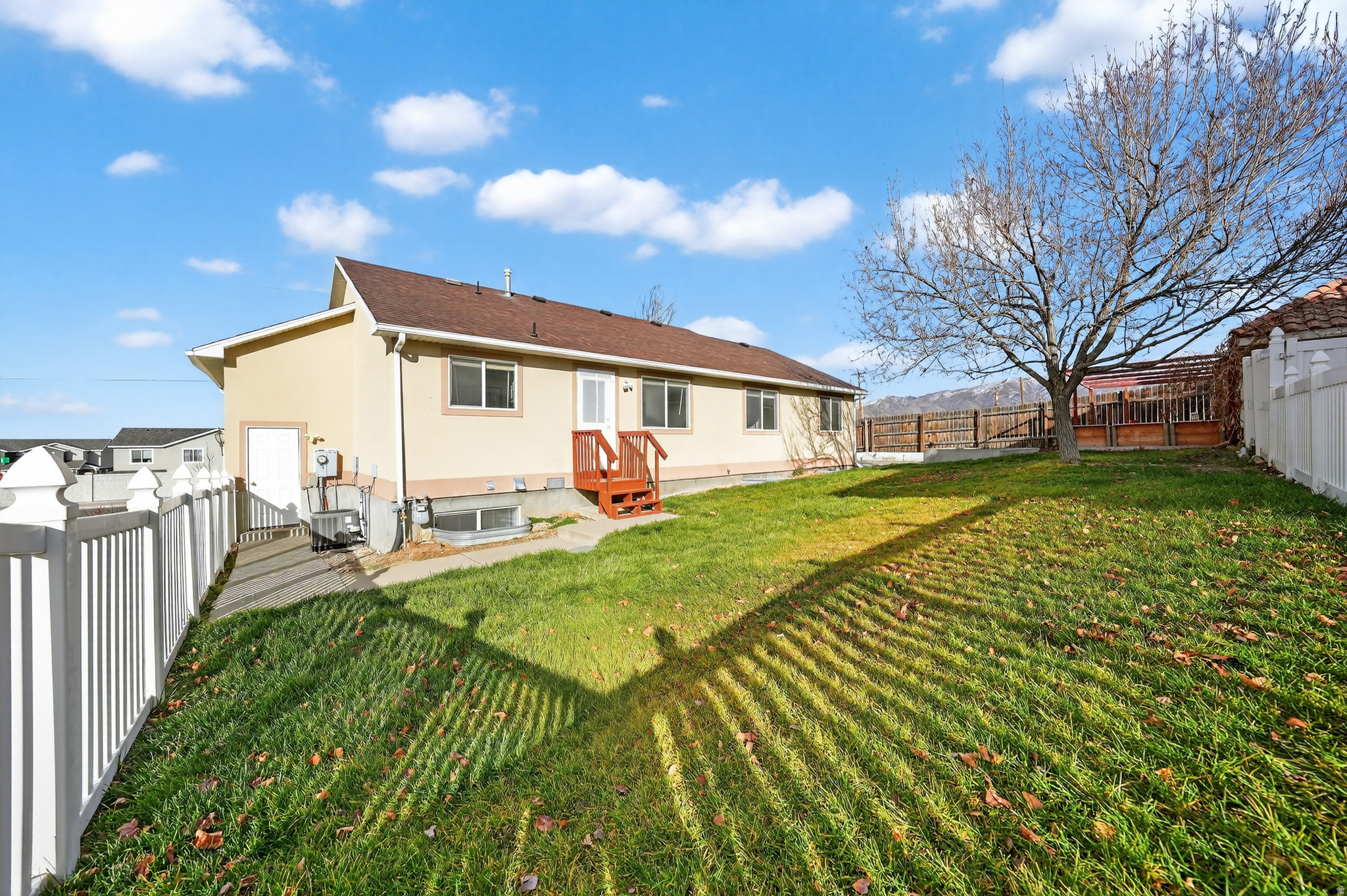 VINE STREET VILLAS - Residential