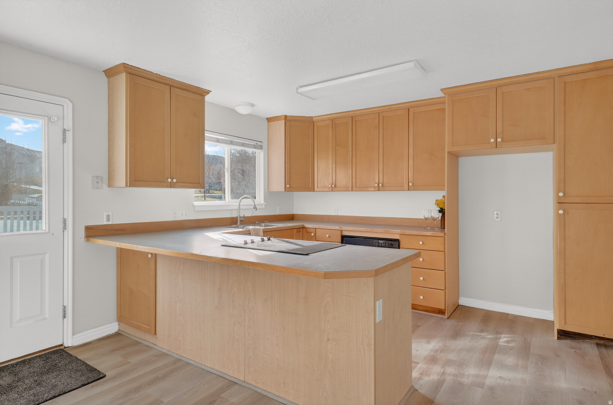 VINE STREET VILLAS - Residential
