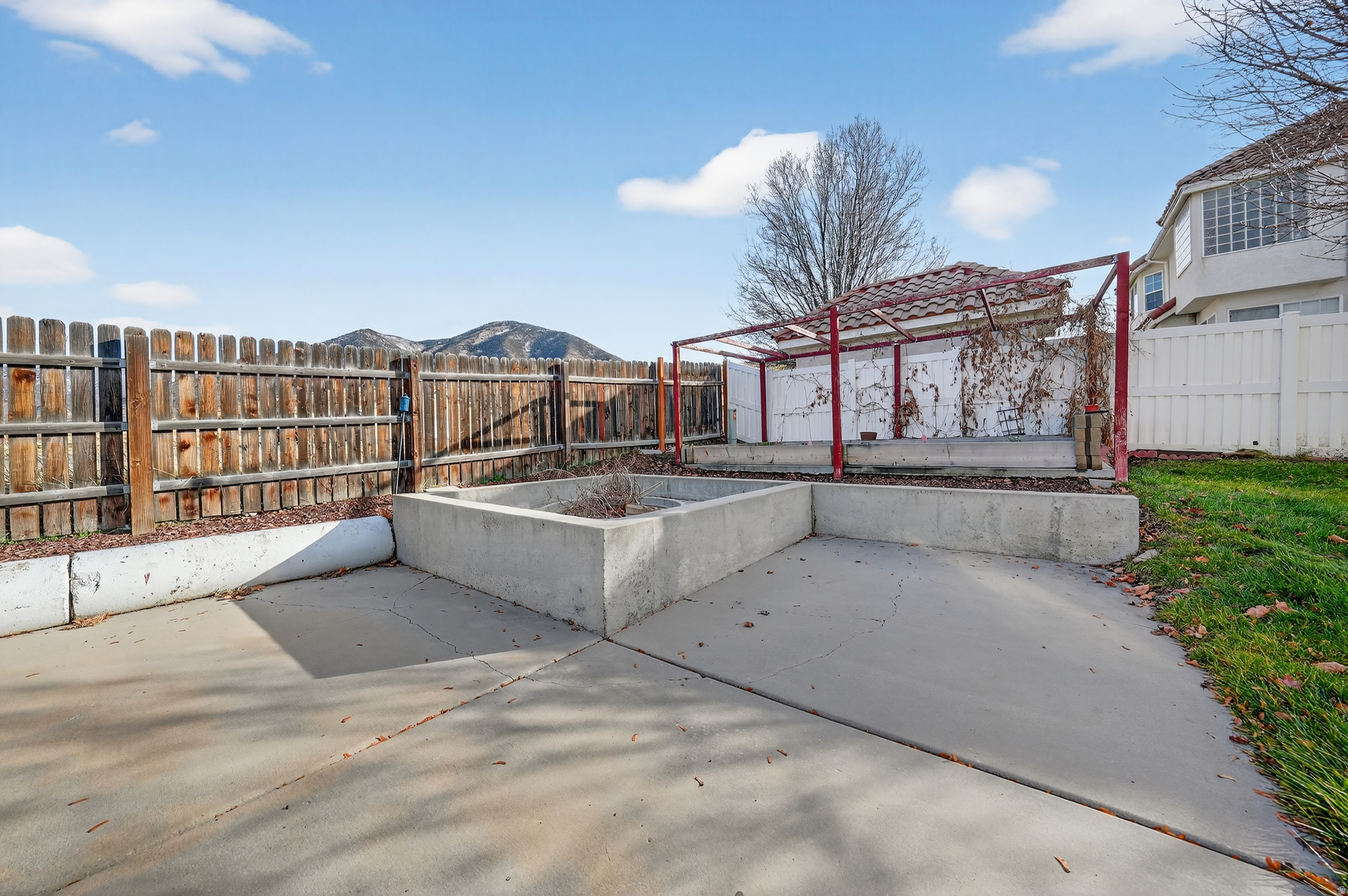 VINE STREET VILLAS - Residential
