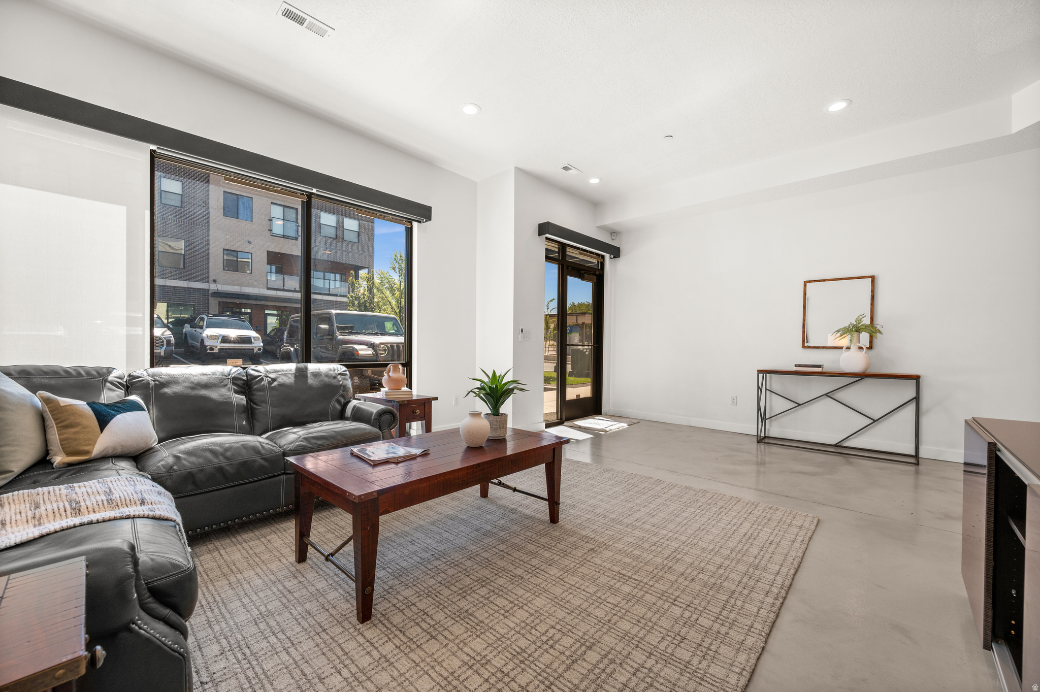 EVANS SQUARE - Residential