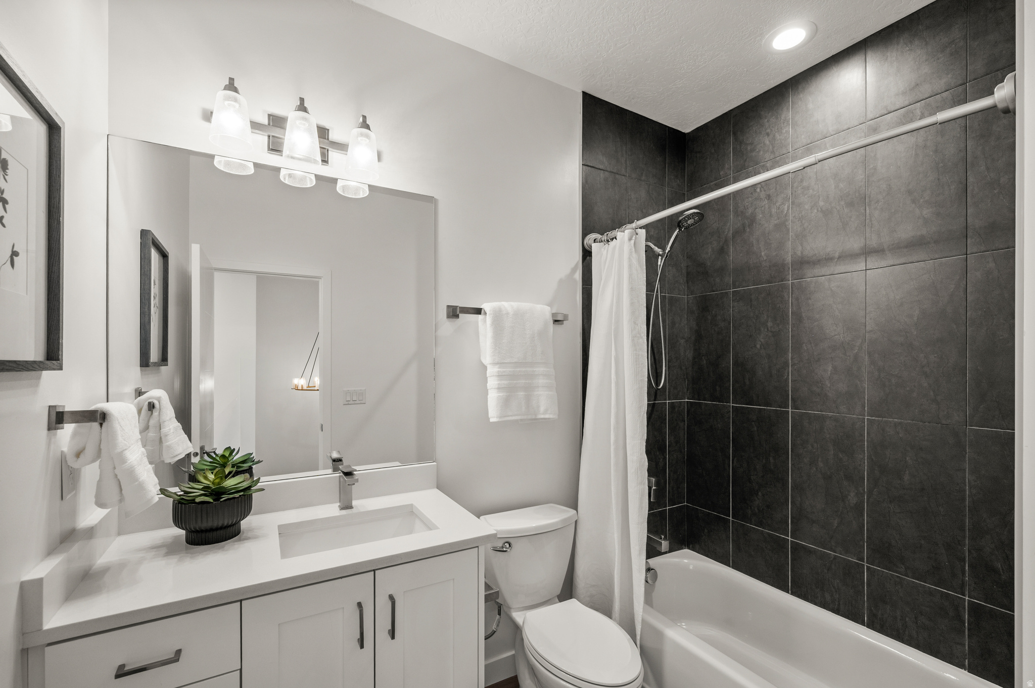 EVANS SQUARE - Residential