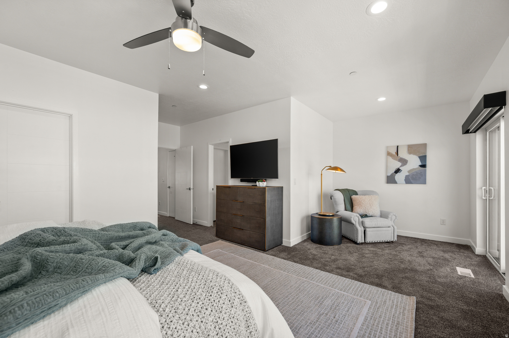 EVANS SQUARE - Residential