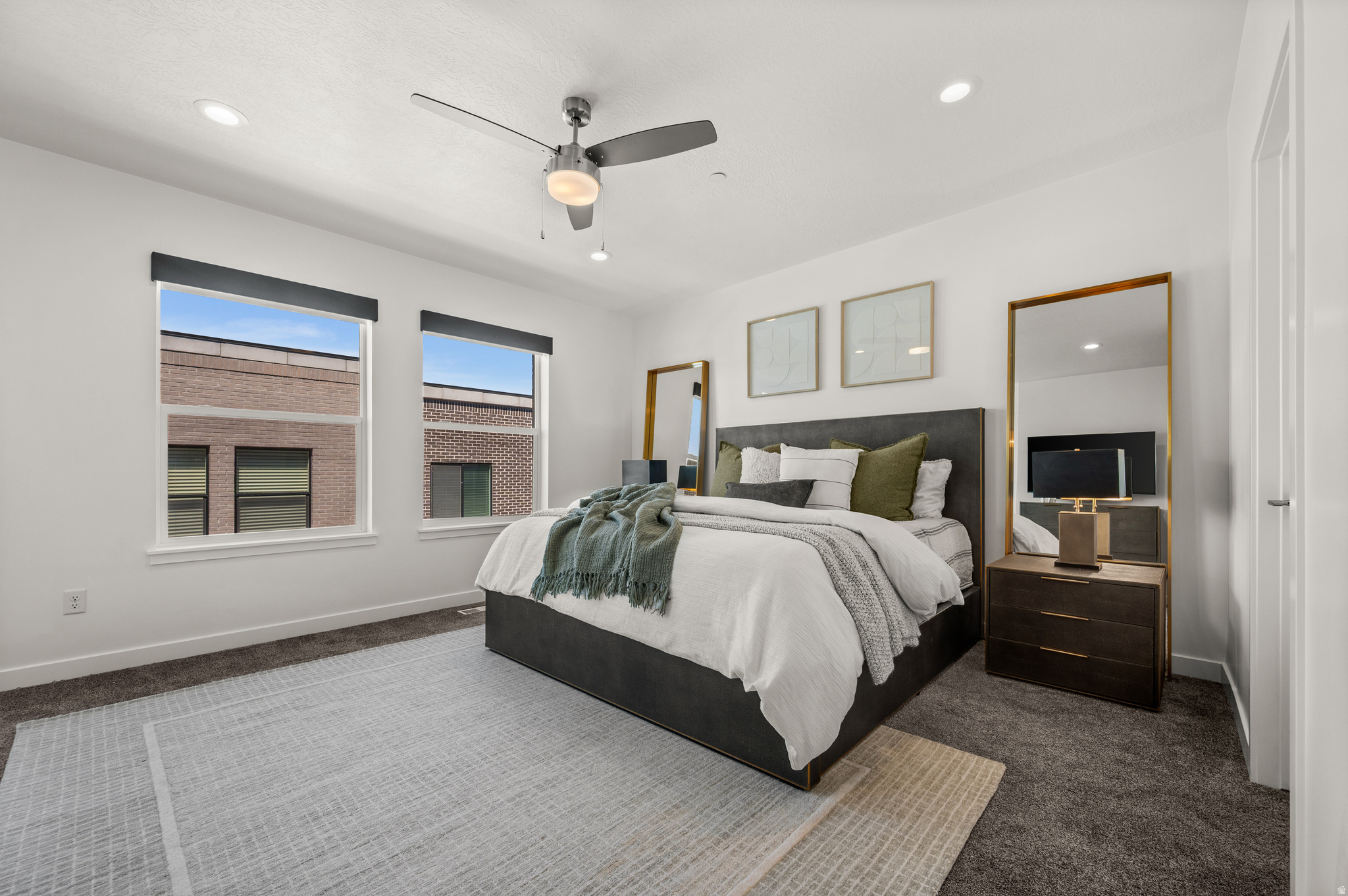 EVANS SQUARE - Residential