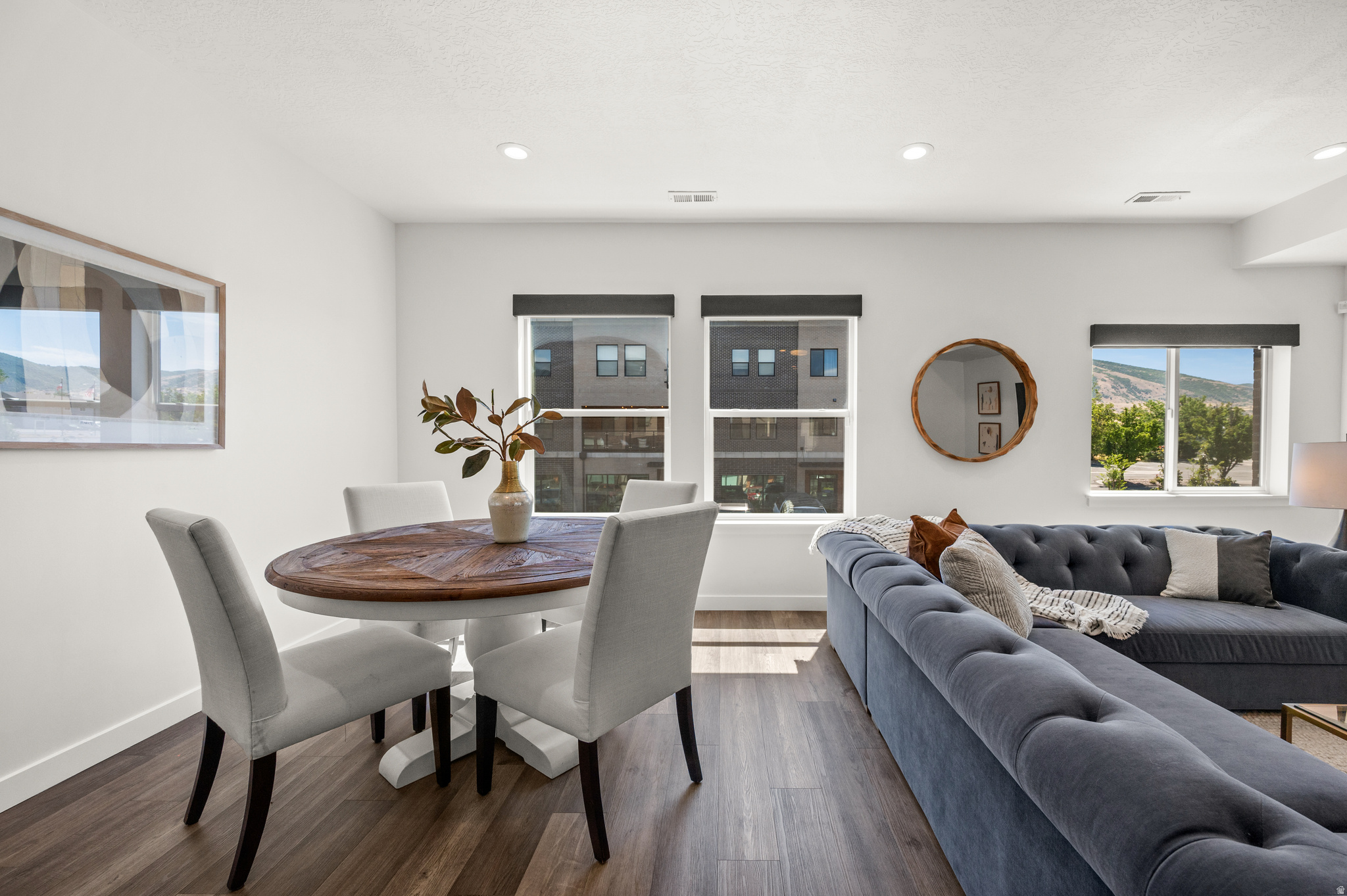 EVANS SQUARE - Residential